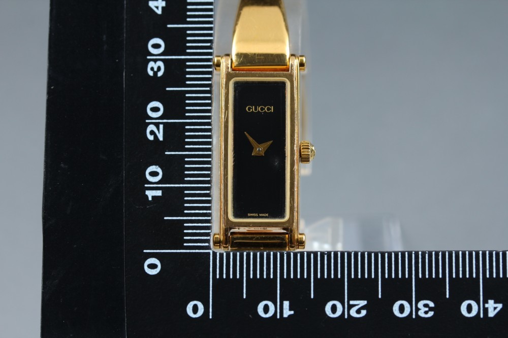 GUCCI 1500 Black Dial Rectangular Gold Bangle Quartz 12mm Ladies Watch