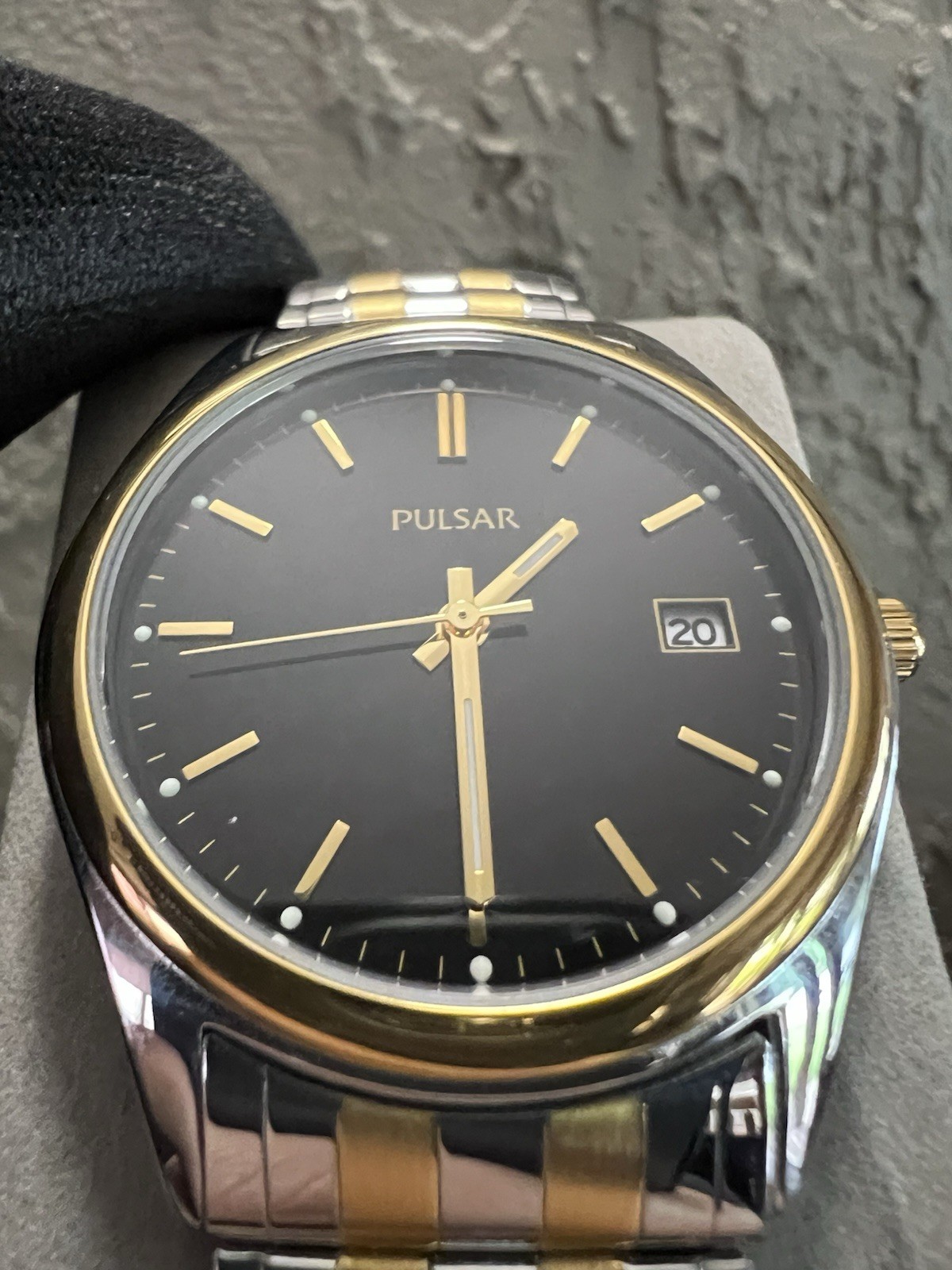 Pulsar Quartz Men’s Watch Expansion Bracelet – Needs Battery