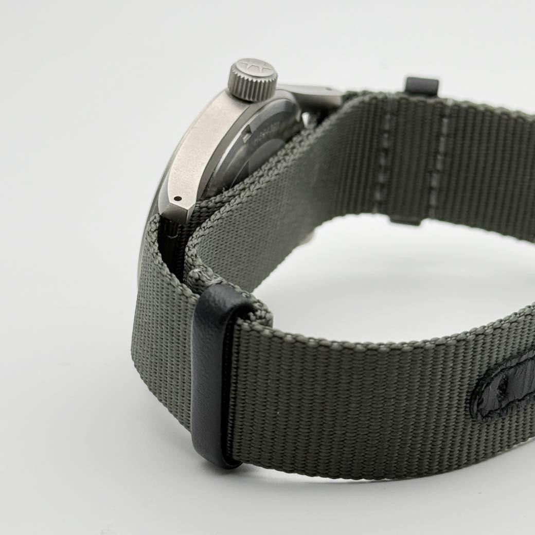 HAMILTON Khaki Field H694390 Manual Wind Men Used Watch Military Analog