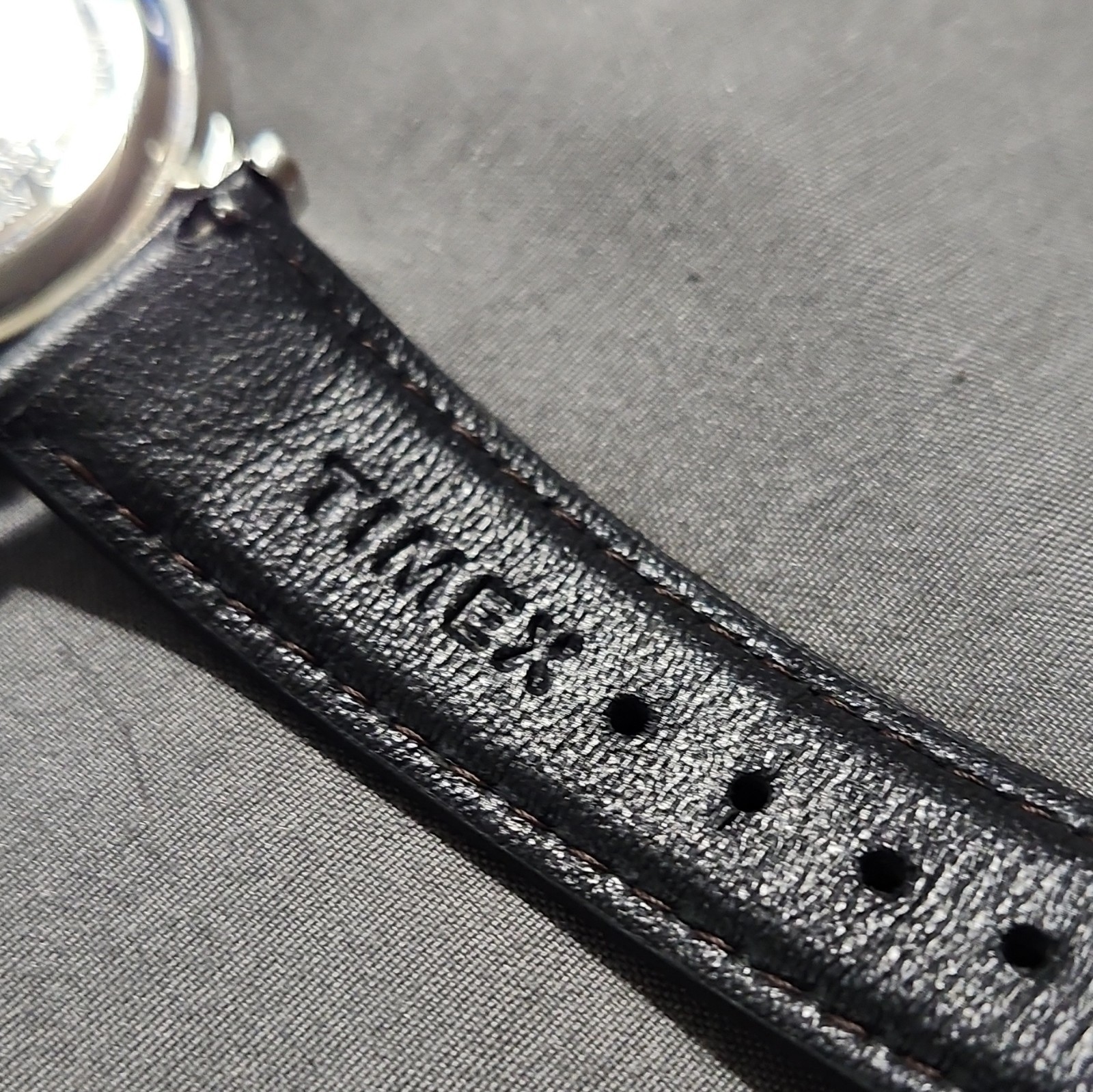Timex Waterbury Quartz Day/Date 40mm White Dial Black Leather Strap 50m