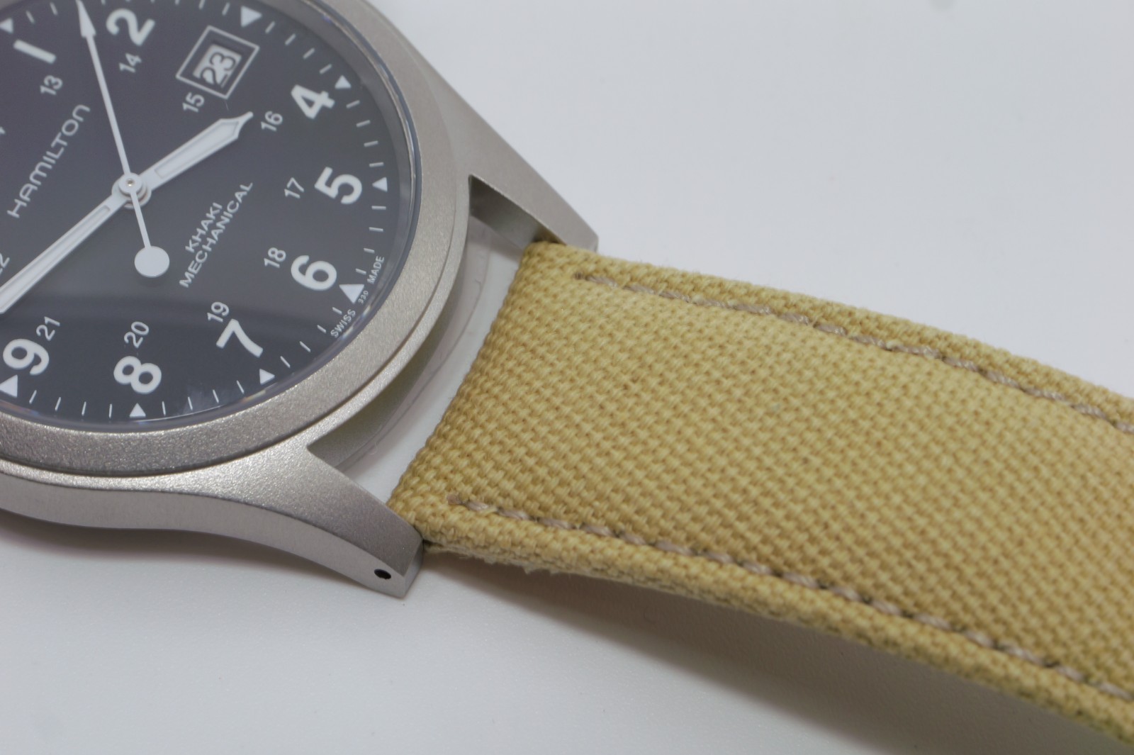 Hamilton Khaki Field Mechanical H694390 manual watch. Pilot Military Style. BOX