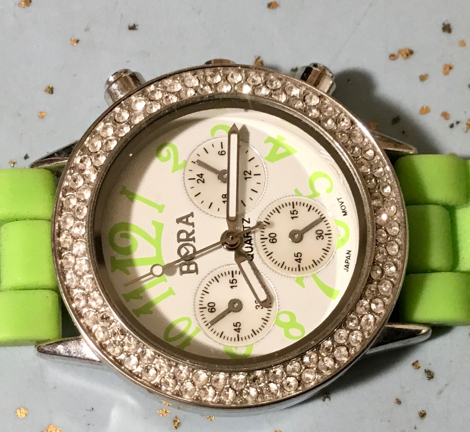 BORA SILVERTONE WATCH w/3 FAUX DIALS & LIME GREEN RUBBER BAND WRIST UP TO 7-1/4″