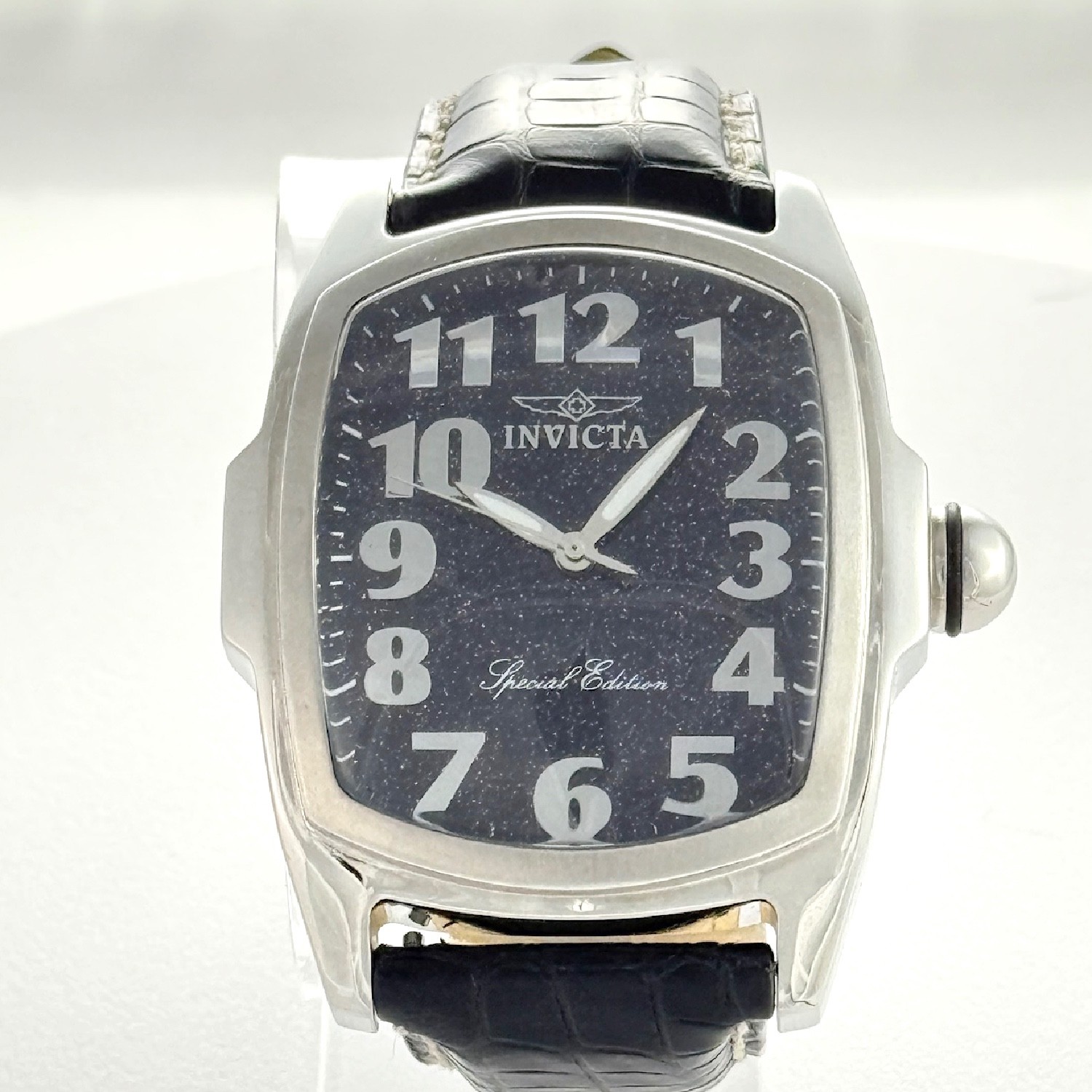 Invicta Lupah Men’s watch Model 0686 Sparkly Blue Dial Black Alligator Band