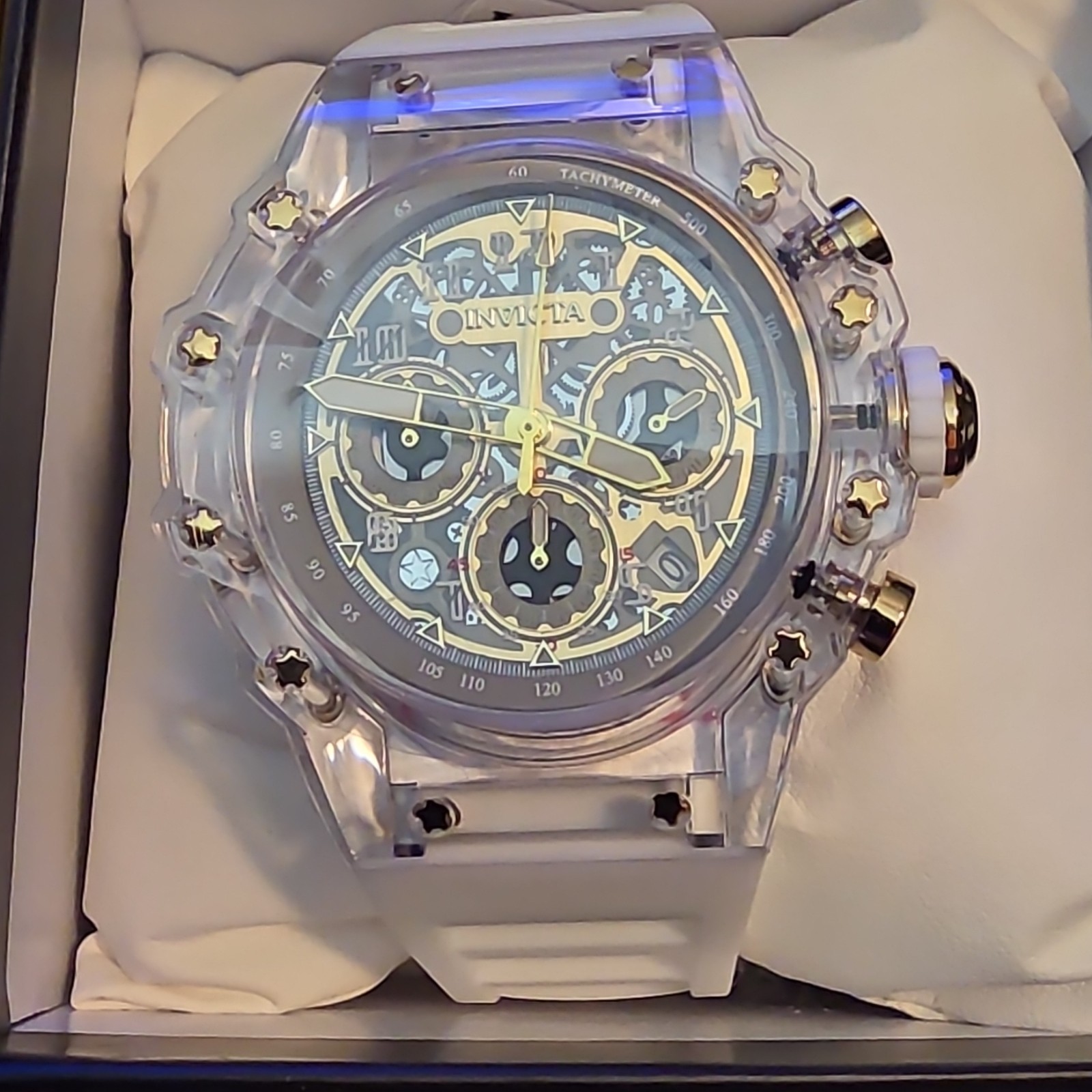 Invicta Quartz Chronograph/flame fusion crystal Black/Gold Dial White Strap