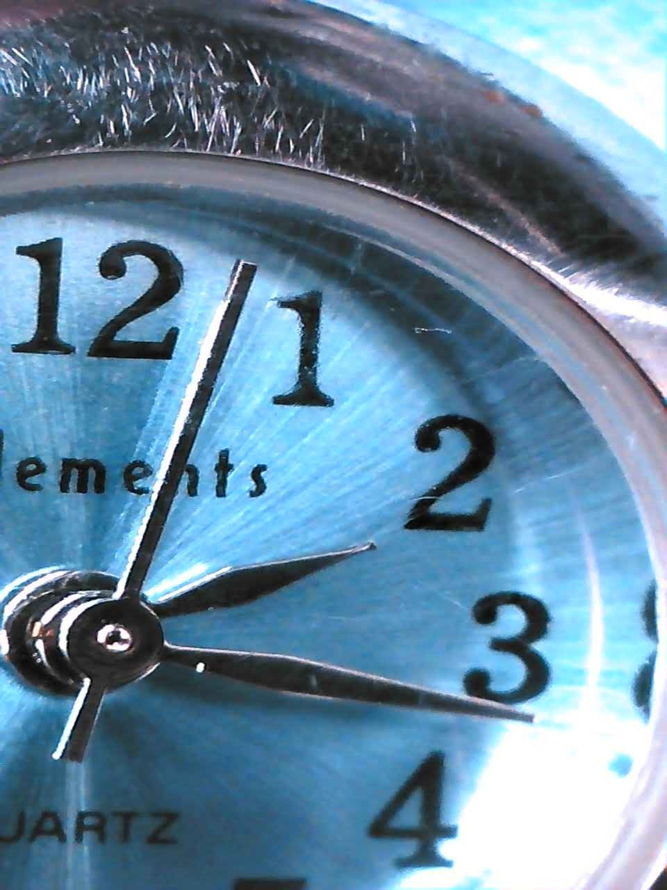 Vtg Elements Women’s Watch Silver Tone Cats Eye Heart Stretch Band Fresh Battery