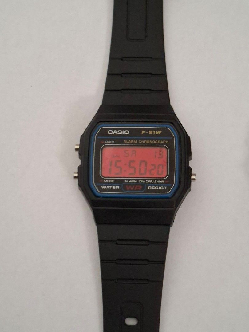 Red Casio F-91W mod