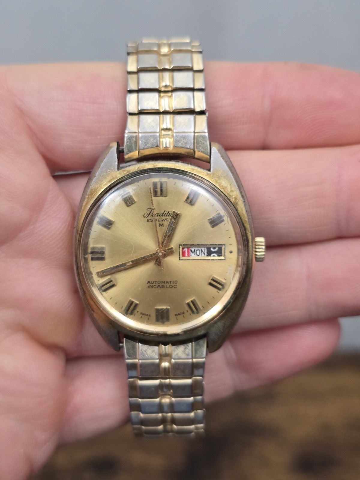 Vtg *RARE* Tradition by Sears-Roebuck Automatic AS 1906 25 Jewels Day/Date Watch