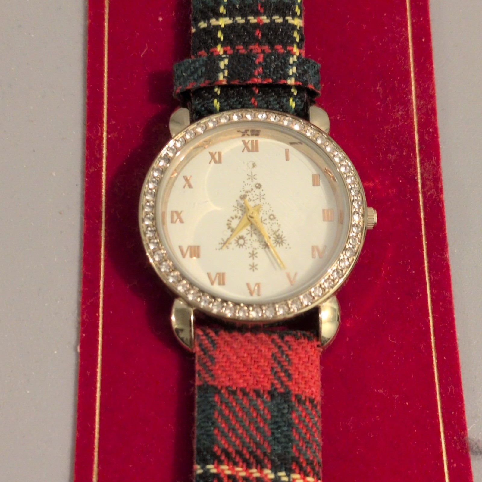Macy’s Holiday Lane Women’s Plaid Tree WA Holiday Tower – Rhinestone Encrusted