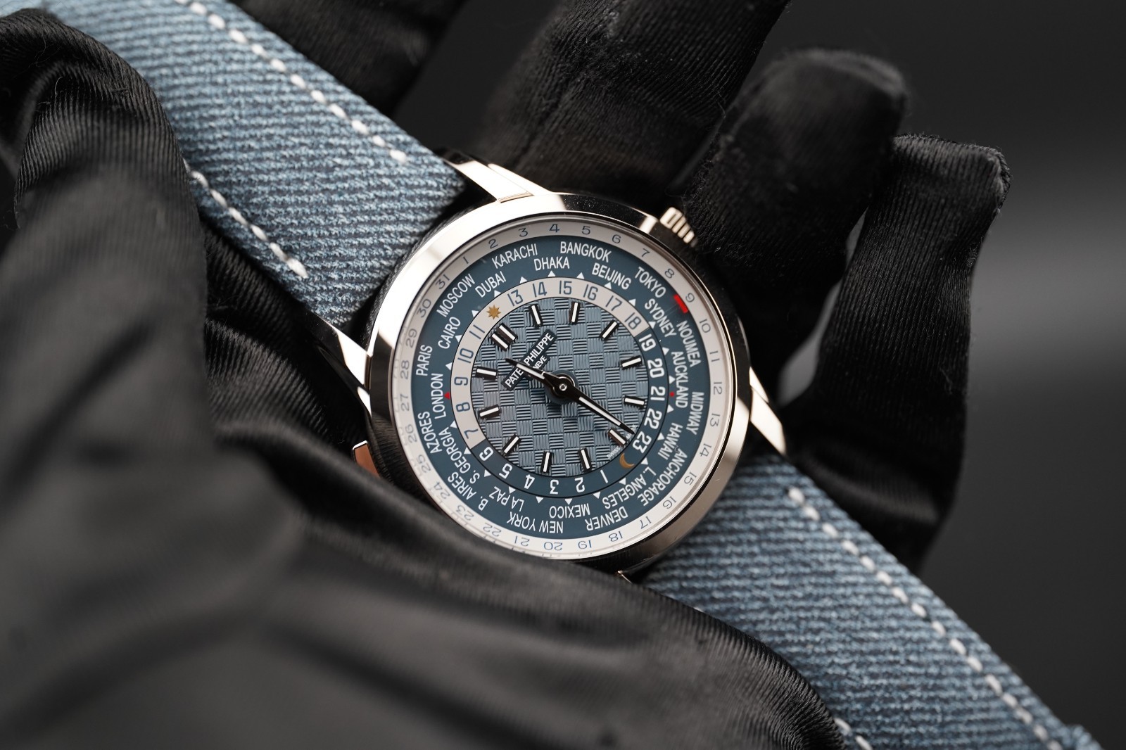 Patek Philippe World Time 5330G-001 White Gold Blue-Grey Dial 2025 Brand New
