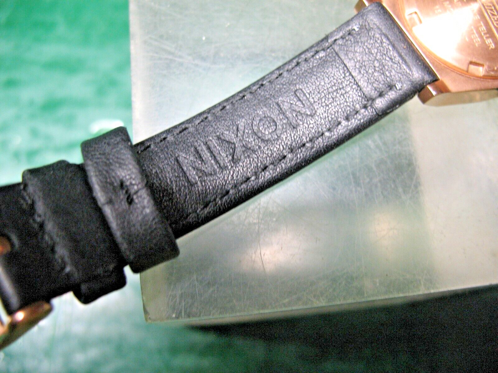 NIXON LADIE’S WRISTWATCH 15 B LEATHER BAND 100 M 10 ATM JAPAN MOVEMENT