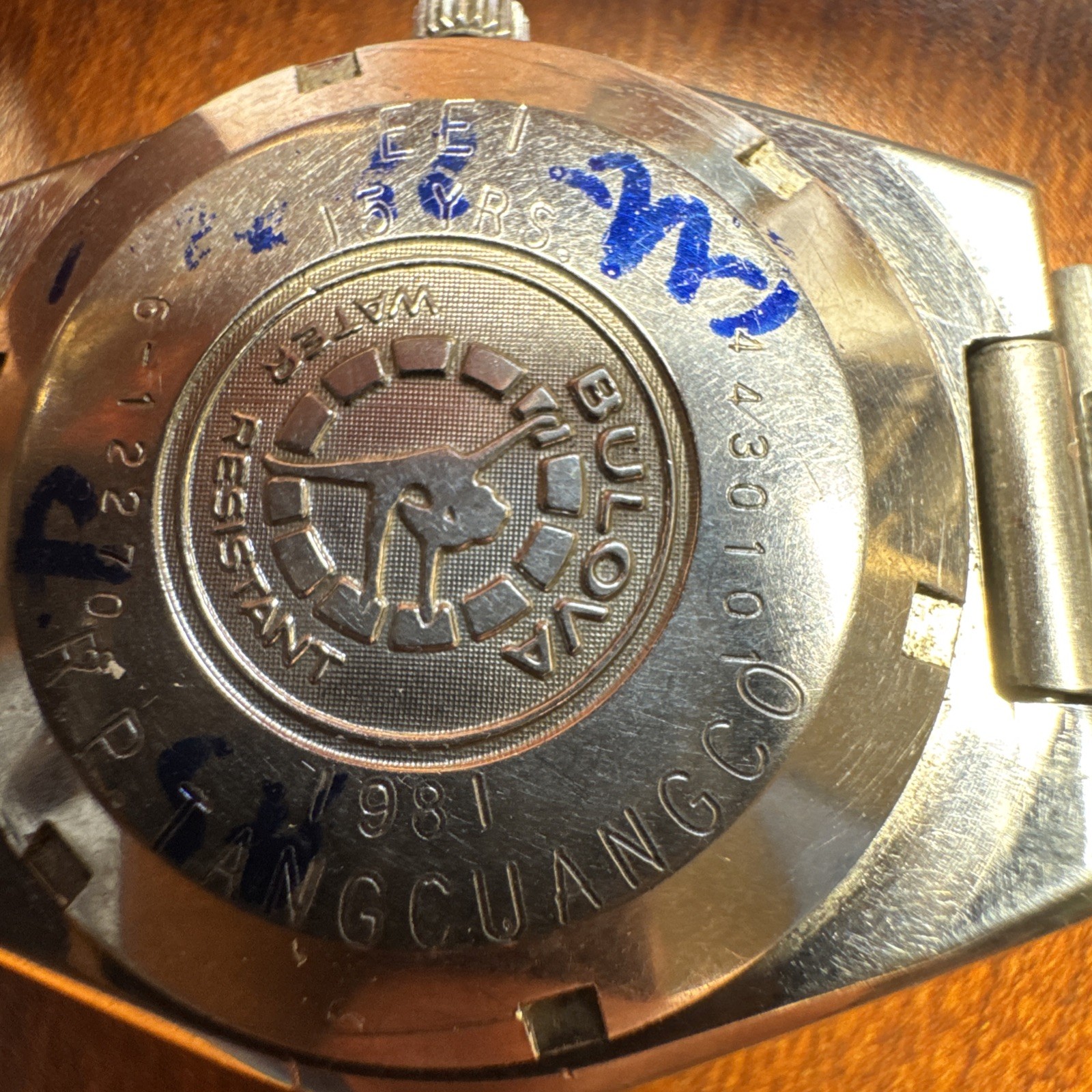 RARE BULOVA men’s automatic watch day/date Philippines Corp Gift 1979 RUNS AS IS