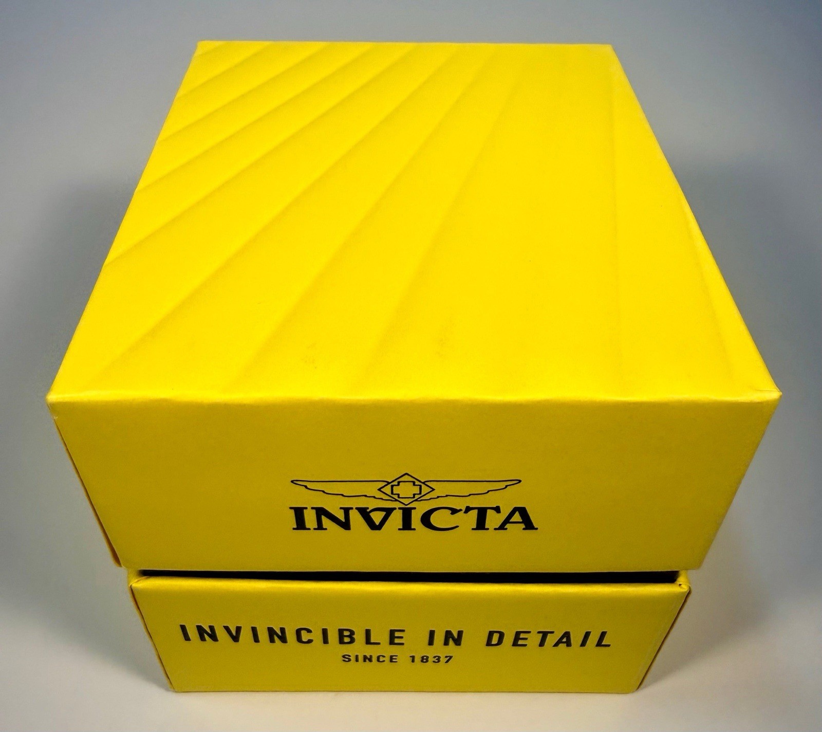 26973 Invicta Pro Diver Coastpath Men’s 40mm Steel Gold Two-Tone Quartz Watch