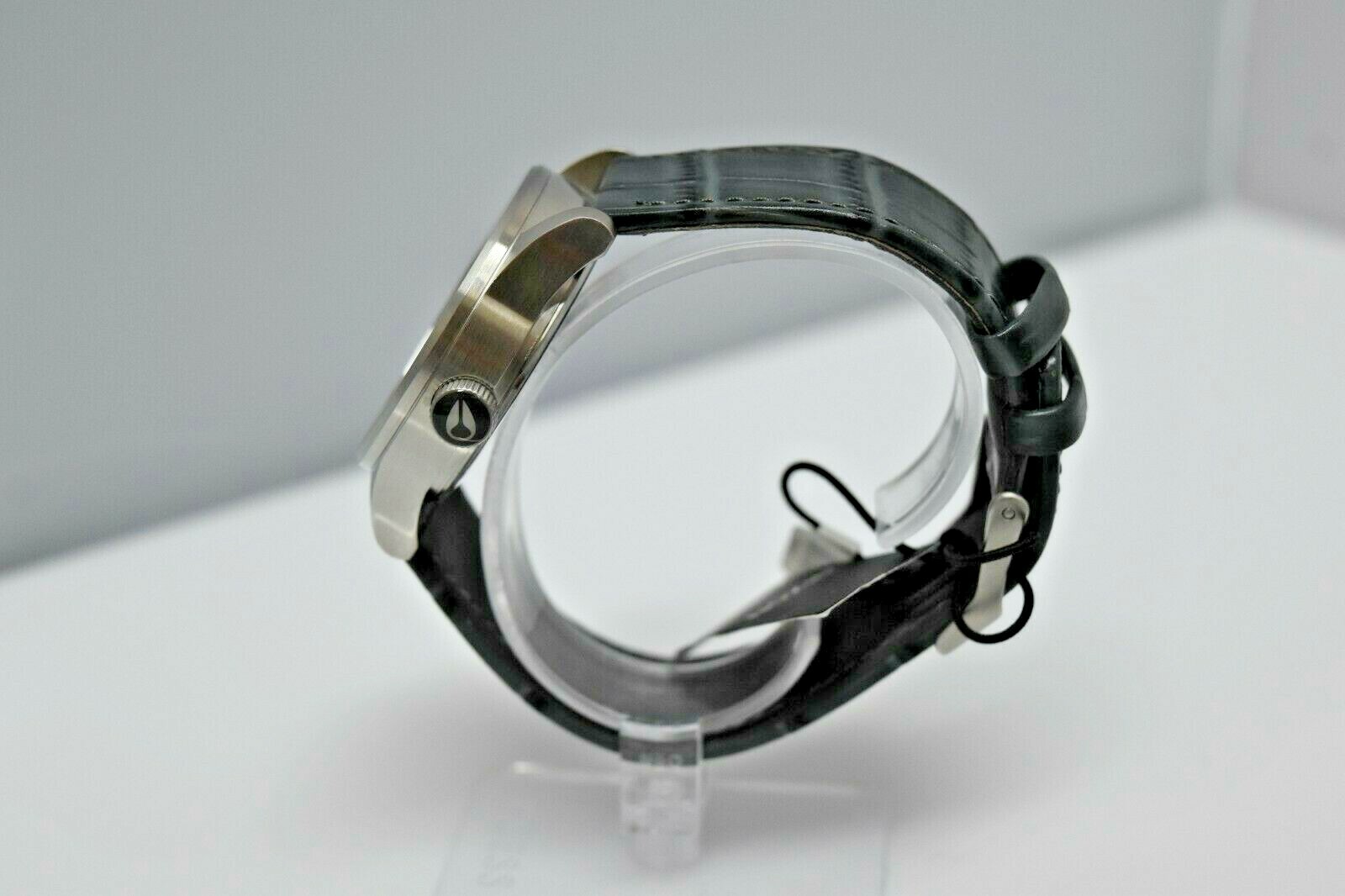 New Nixon Sentry Leather Blue Gray Date Day A105 2145-00 $150 Watch