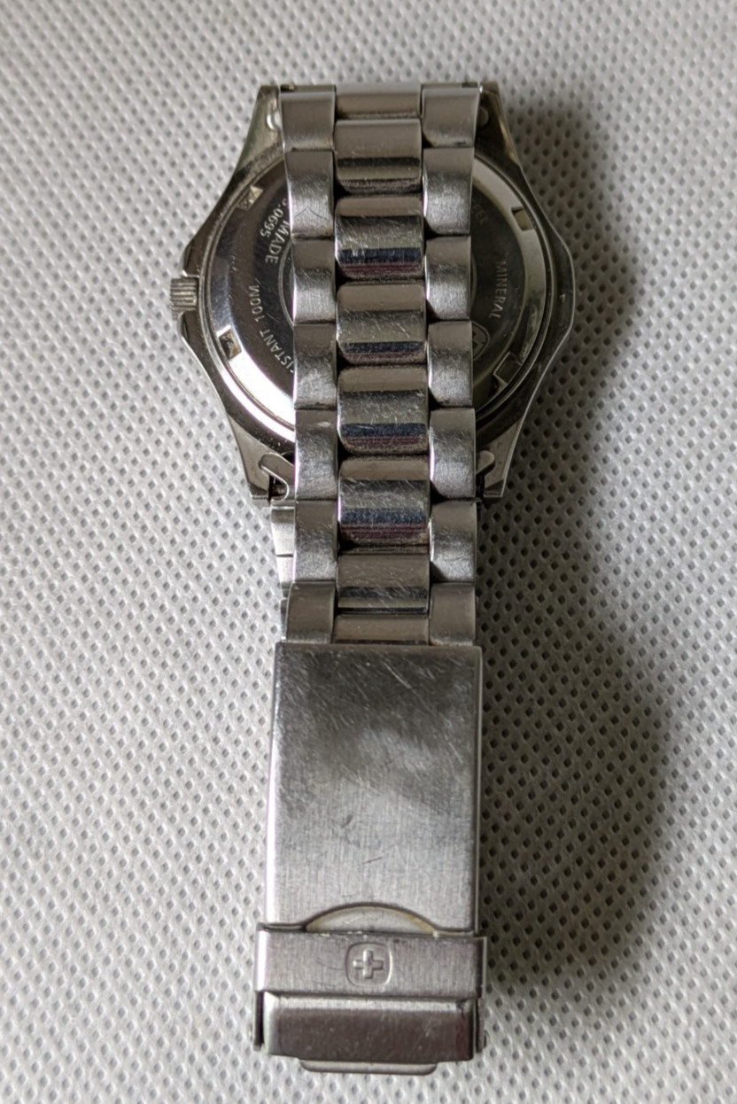 Wenger Swiss Quartz Watch Men 24hr / Date Military Dial