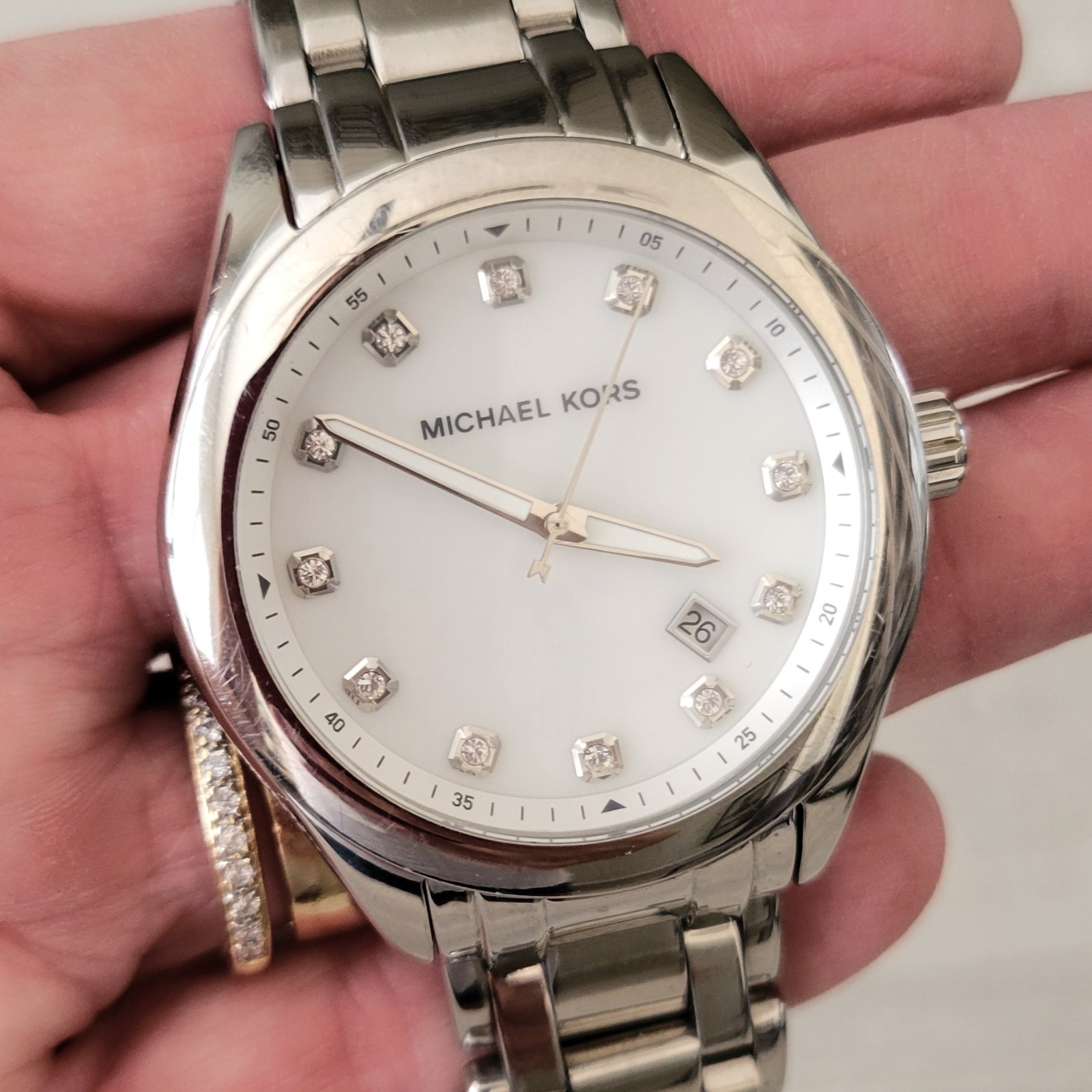 Michael Kors Womens Watch Large Silver Tone Round White Face w/ Date MK-5325 EUC
