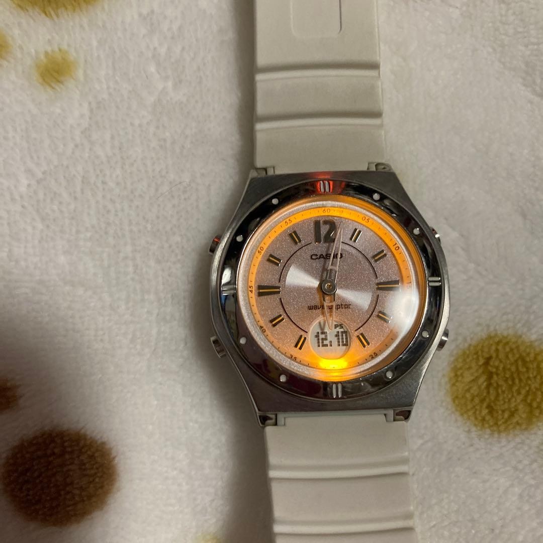 Casio Wave Ceptor Radio-Controlled Solar Watch for Women LWA-M142