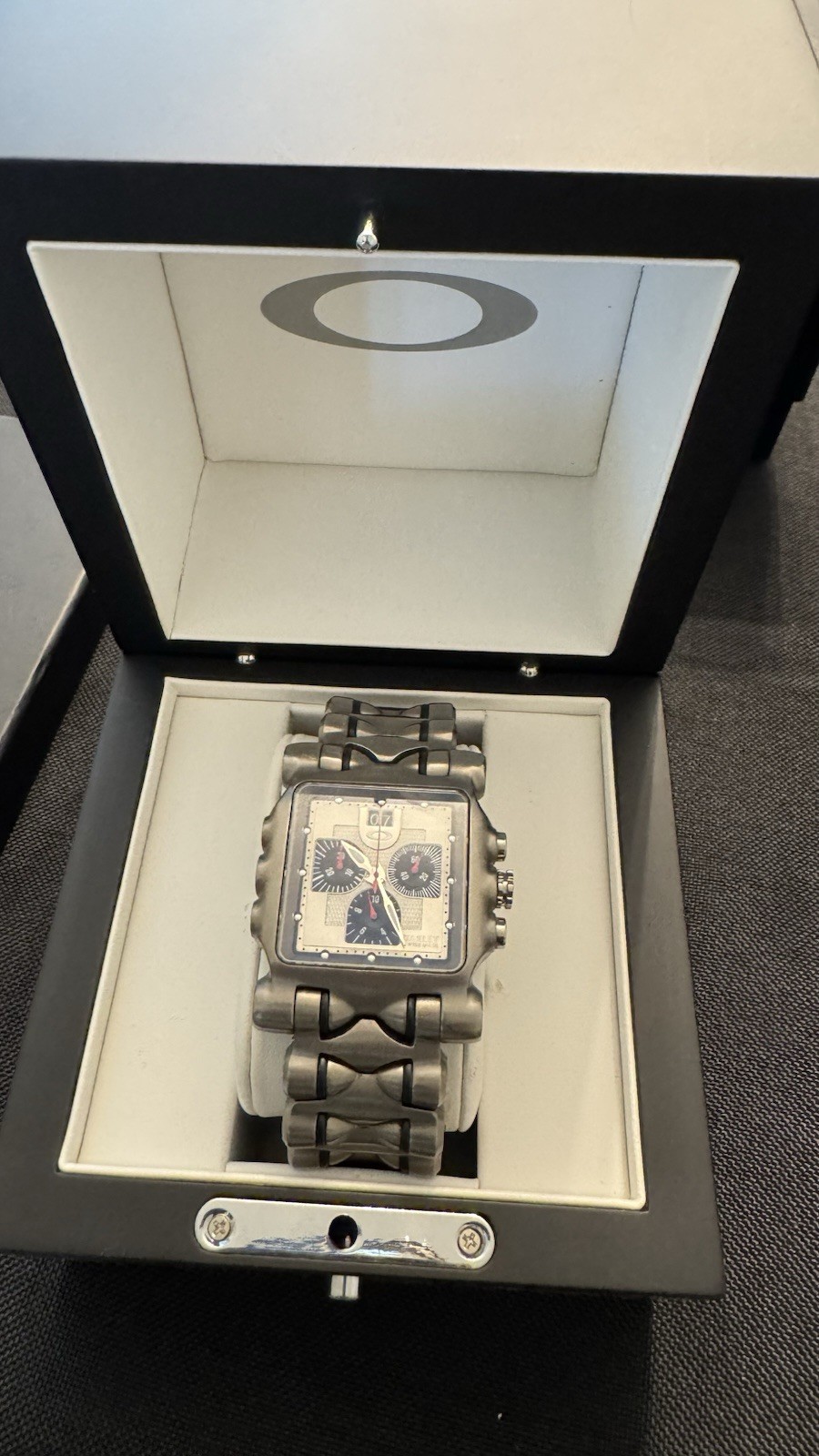 OAKLEY MINUTE MACHINE TIME TANK TITANIUM GRAY/BLACK DIAL – Full Kit!