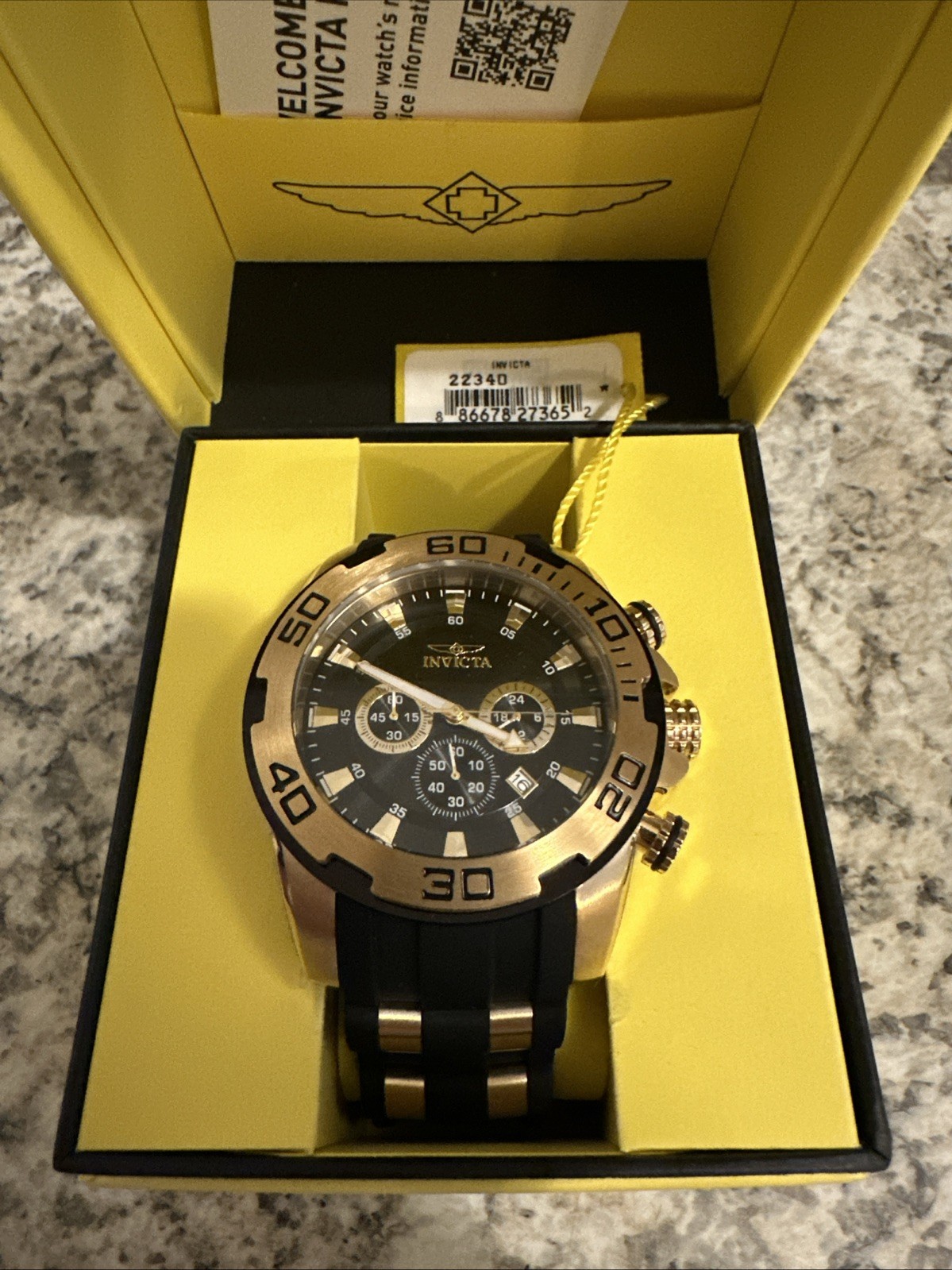 Mens Invicta PRO DIVER Model 22340 Tritnite Night Glow w/Box