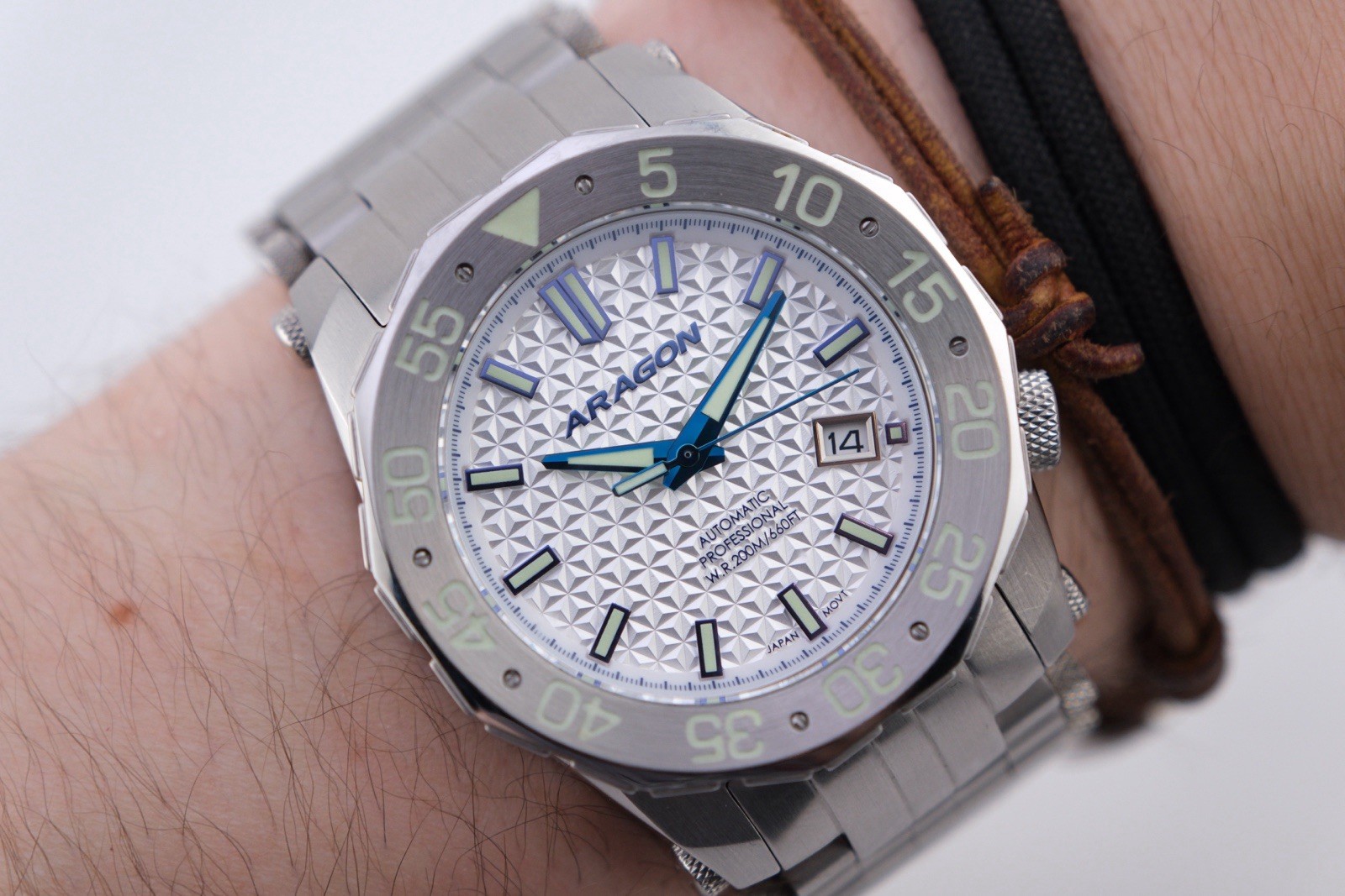 Aragon Sea Charger G2 NH35 Automatic Movement Men’s Watch Pyramid Dial 6.8” 44mm
