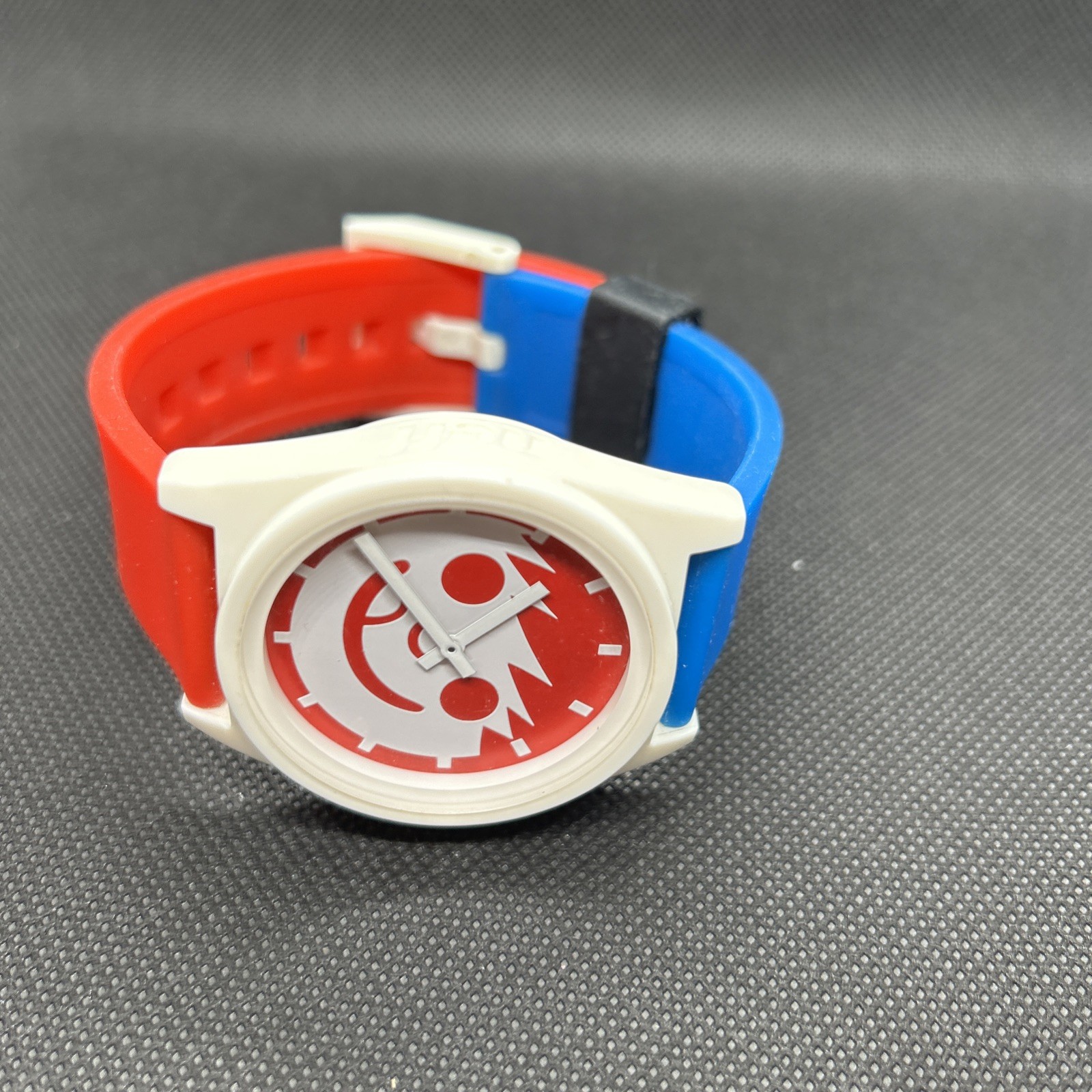 NEFF Smiley Face Quartz Watch Red White Blue Silicone Strap New Battery Working