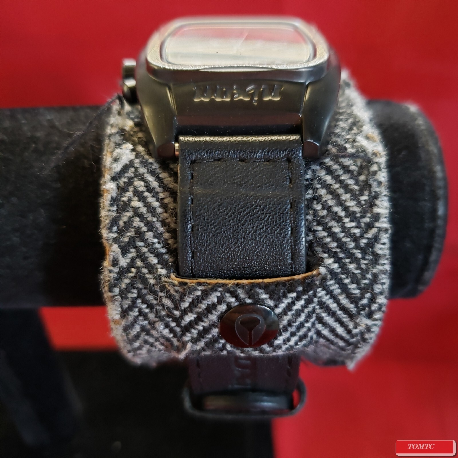 Nixon “The Rocker” (Black Herringbone) 30M 3-Hand Japan Mvmnt & Backlight [5I]