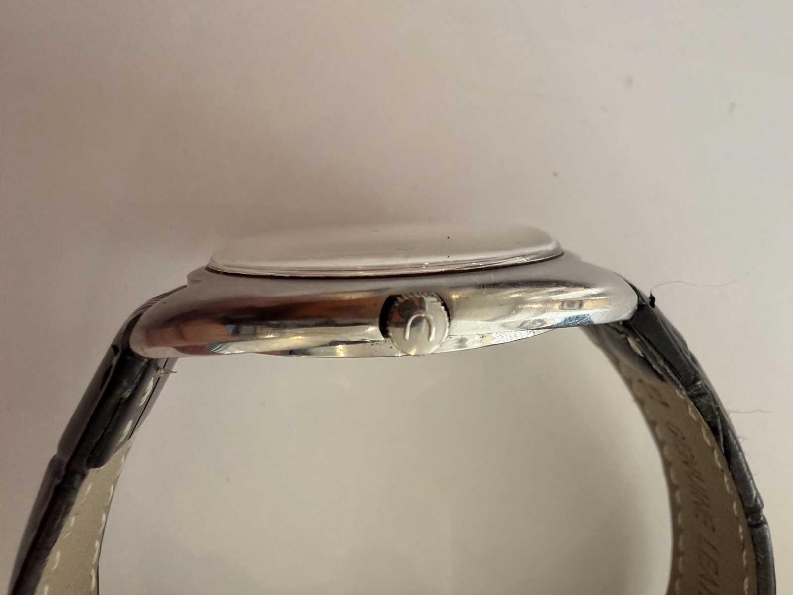 Universal Geneve 866102 White Shadow, Roman Numerals, Automatic, Micro-Rotor