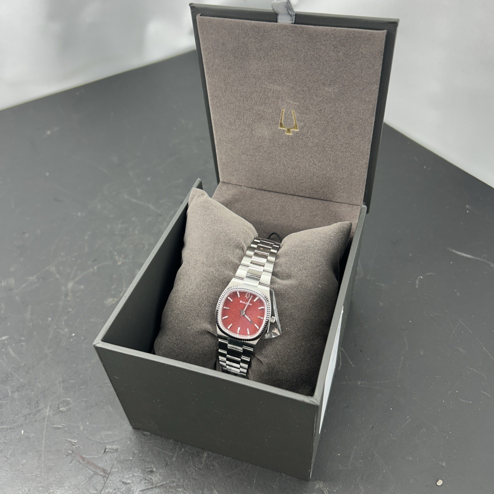 Bulova Super Seville Mini Quartz Red MOP Dial Ladies Watch 96L354