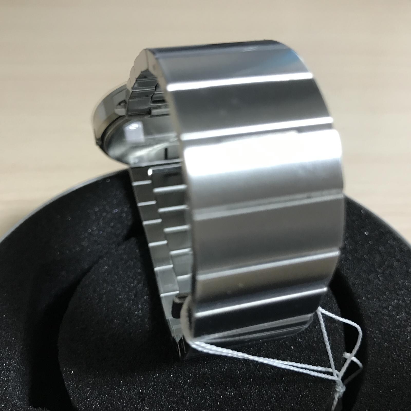 NY0N001 Issey Miyake To Tio Yoshioka Tokujin Designed IM-SILAN001 CITIZEN Watch