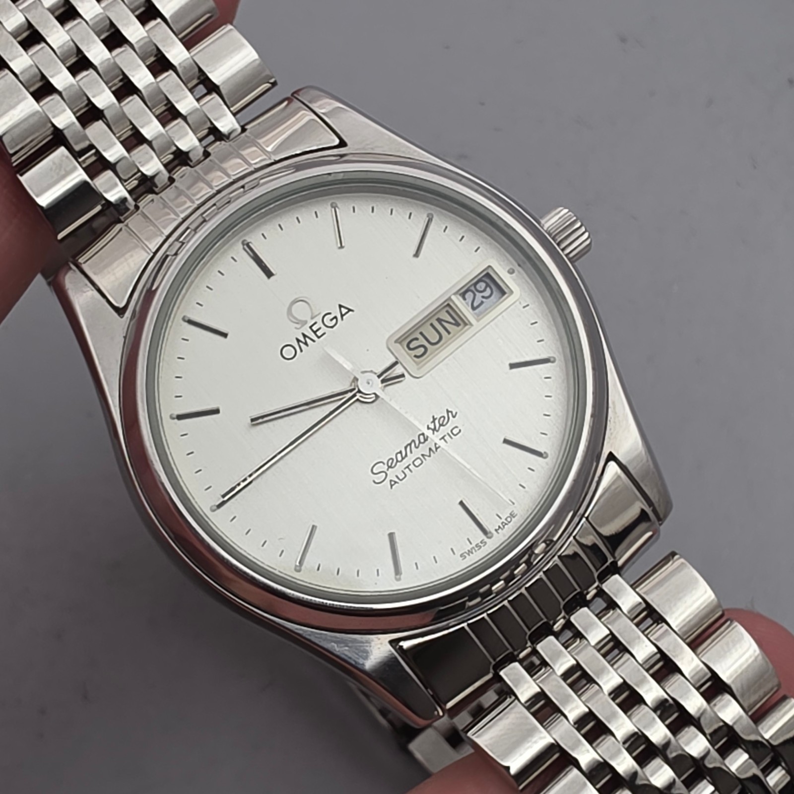 Vintage OMEGA Seamaster men’s automatic watch Ref:166.0278 day/date swiss 1982