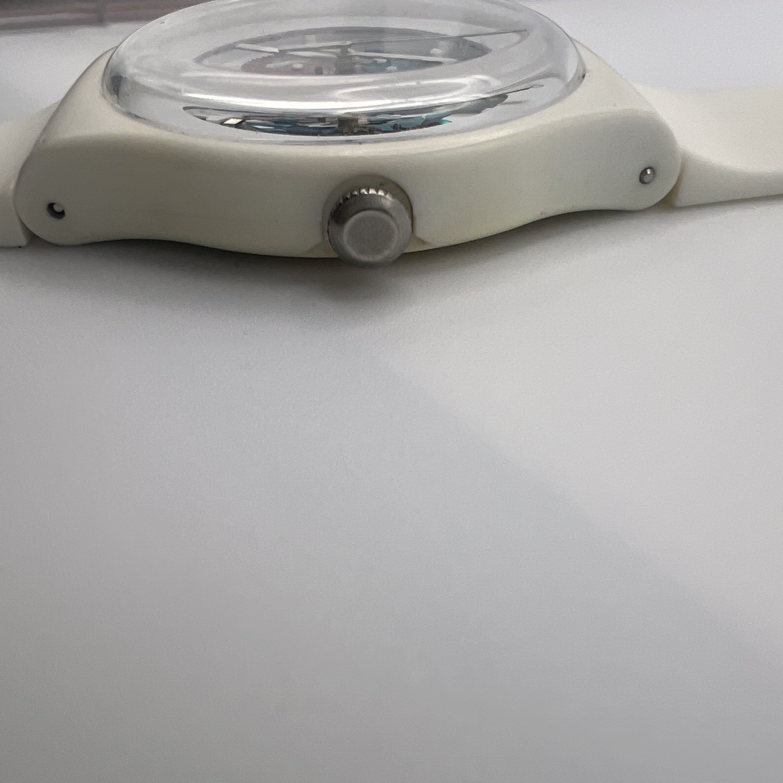 Swatch WHITE LACQUERED Skeleton SUOW100 2012 42mm Watch w/Case Papers Receipt