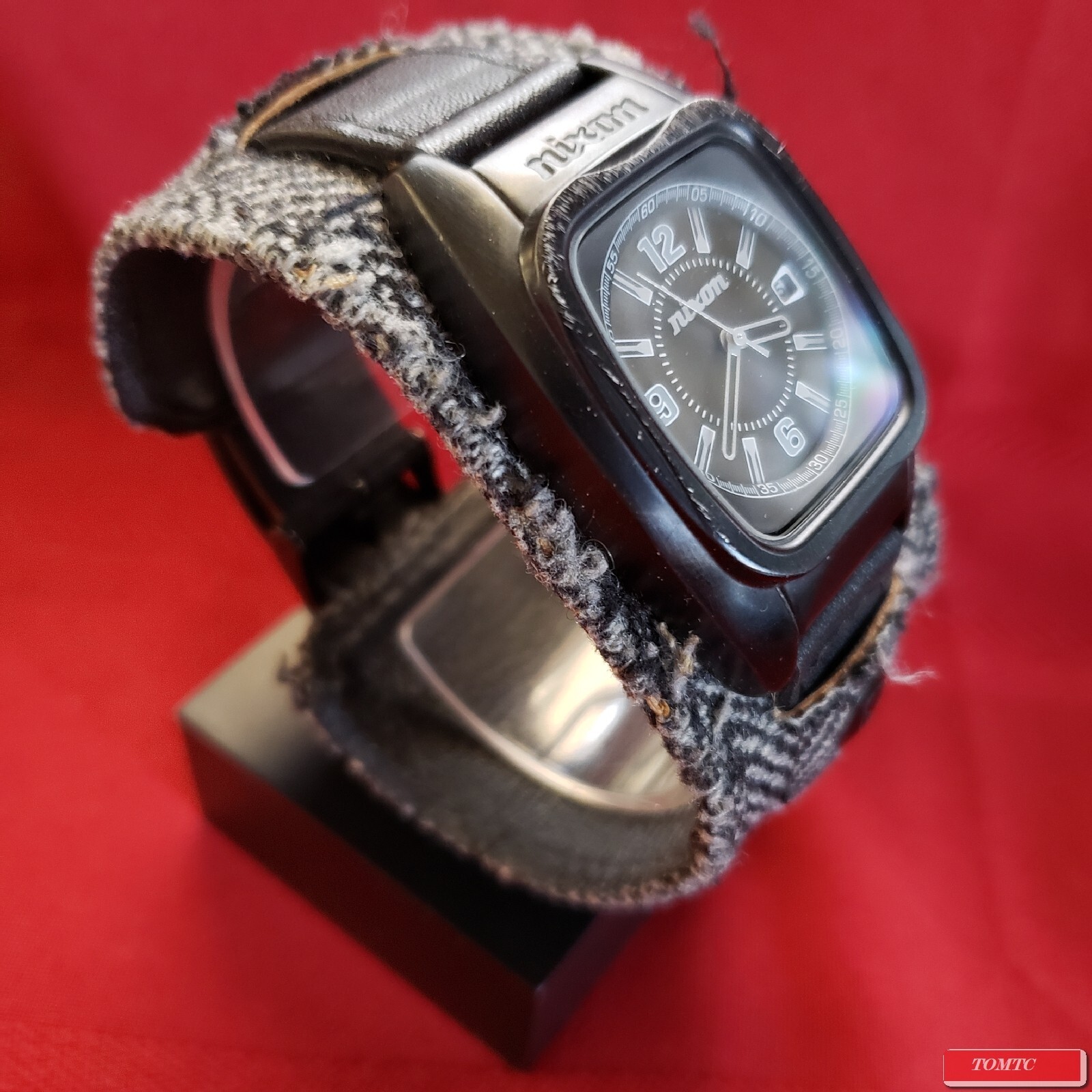 Nixon “The Rocker” (Black Herringbone) 30M 3-Hand Japan Mvmnt & Backlight [5I]