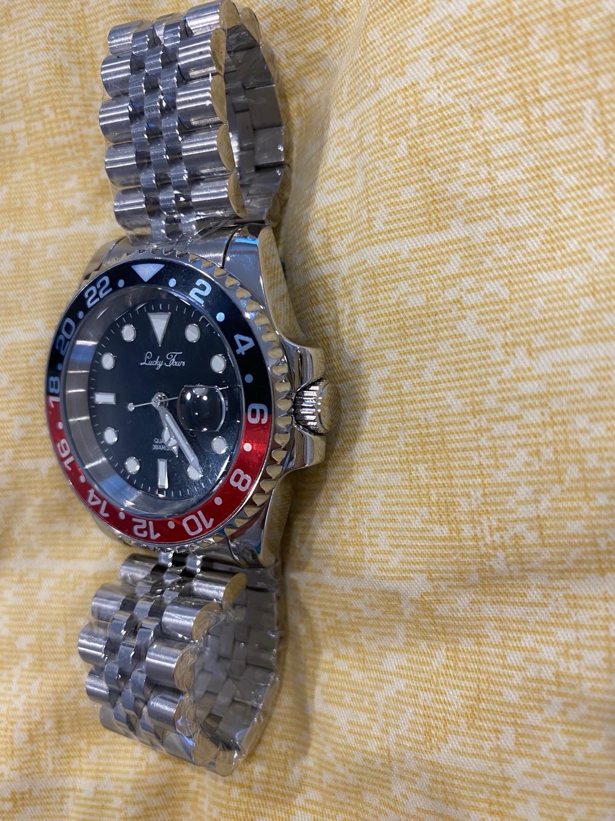 Lucky Fours Quartz Watch Black Dial Date Red/Black 24-Hr Bezel (Imperial)