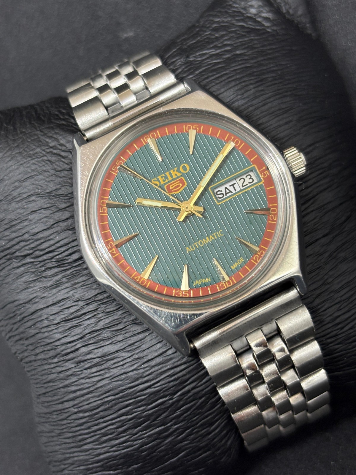 Vintage Seiko 5 Automatic Day/Date Japanese Men’s Wrist Watch
