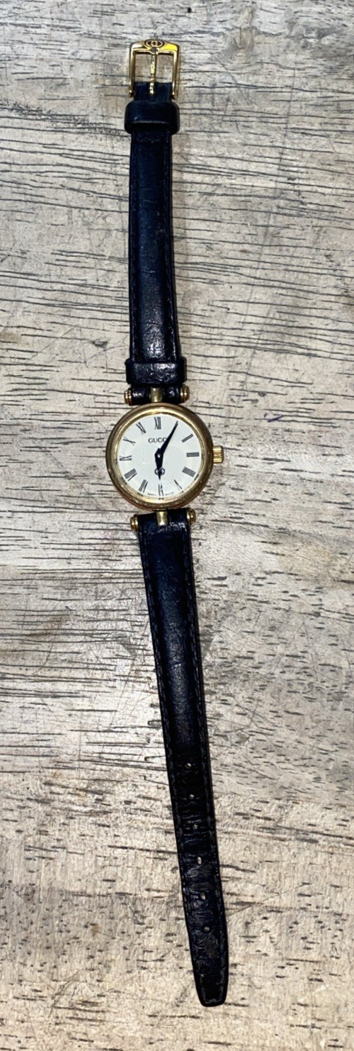 GUCCI Vintage Quartz Watch W/ Red/Green Side Original Black Band Signed untested