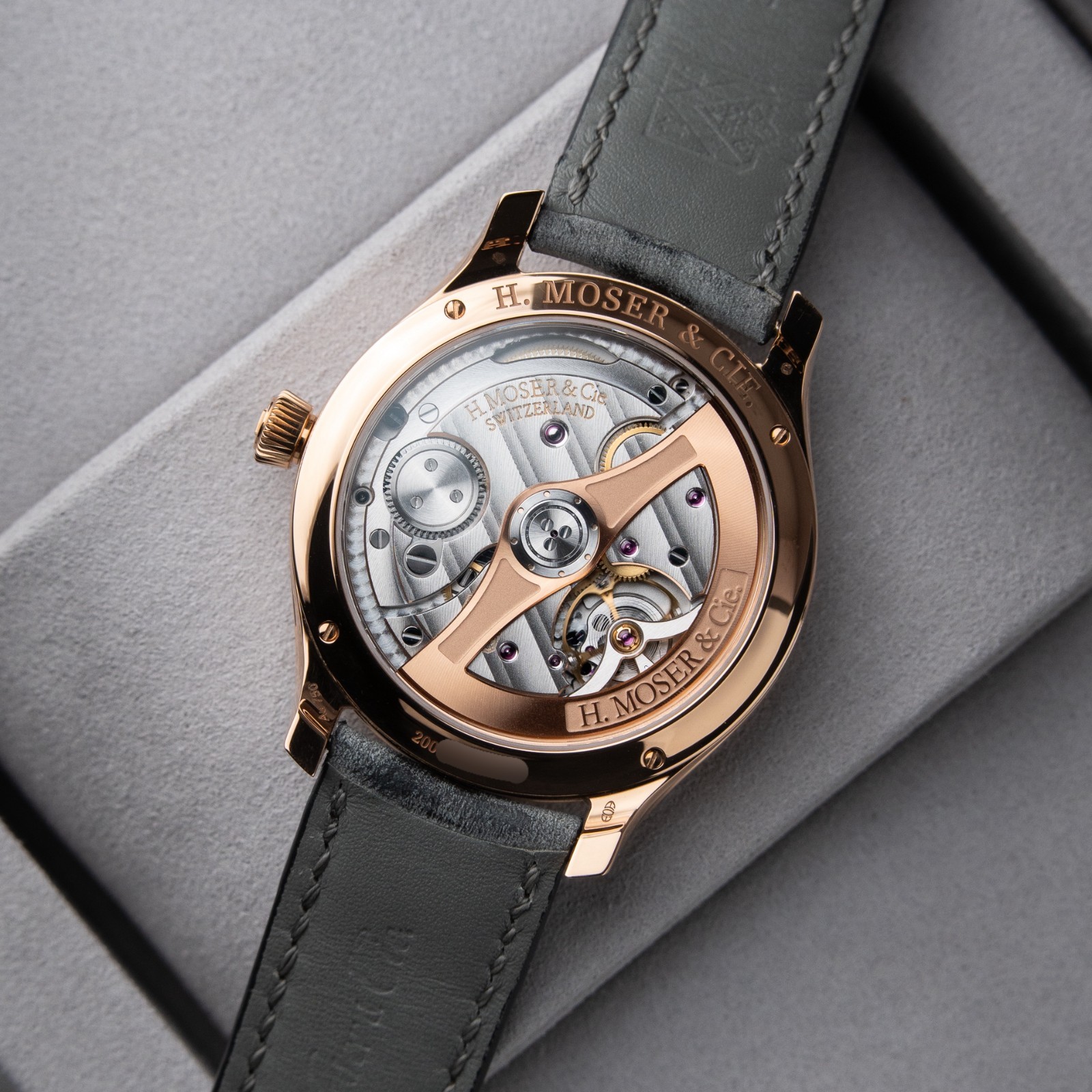 H.Moser & Cie. Endeavour Centre Seconds UNWORN 5/2026 Vantablack Red Gold Watch