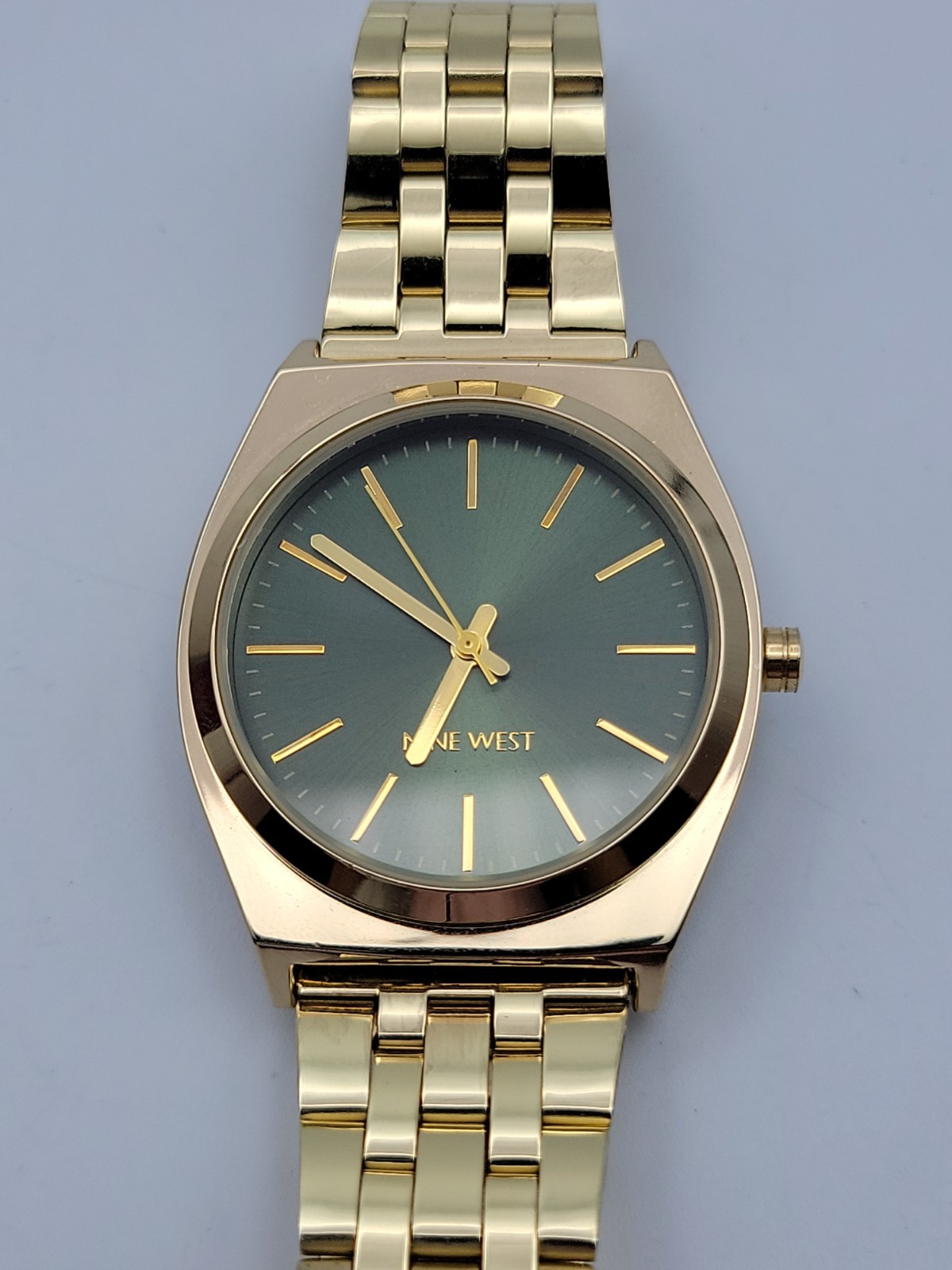 Nine West Women Watch 36mm Green Dial Yellow Gold Tone Band 7″ , Runs