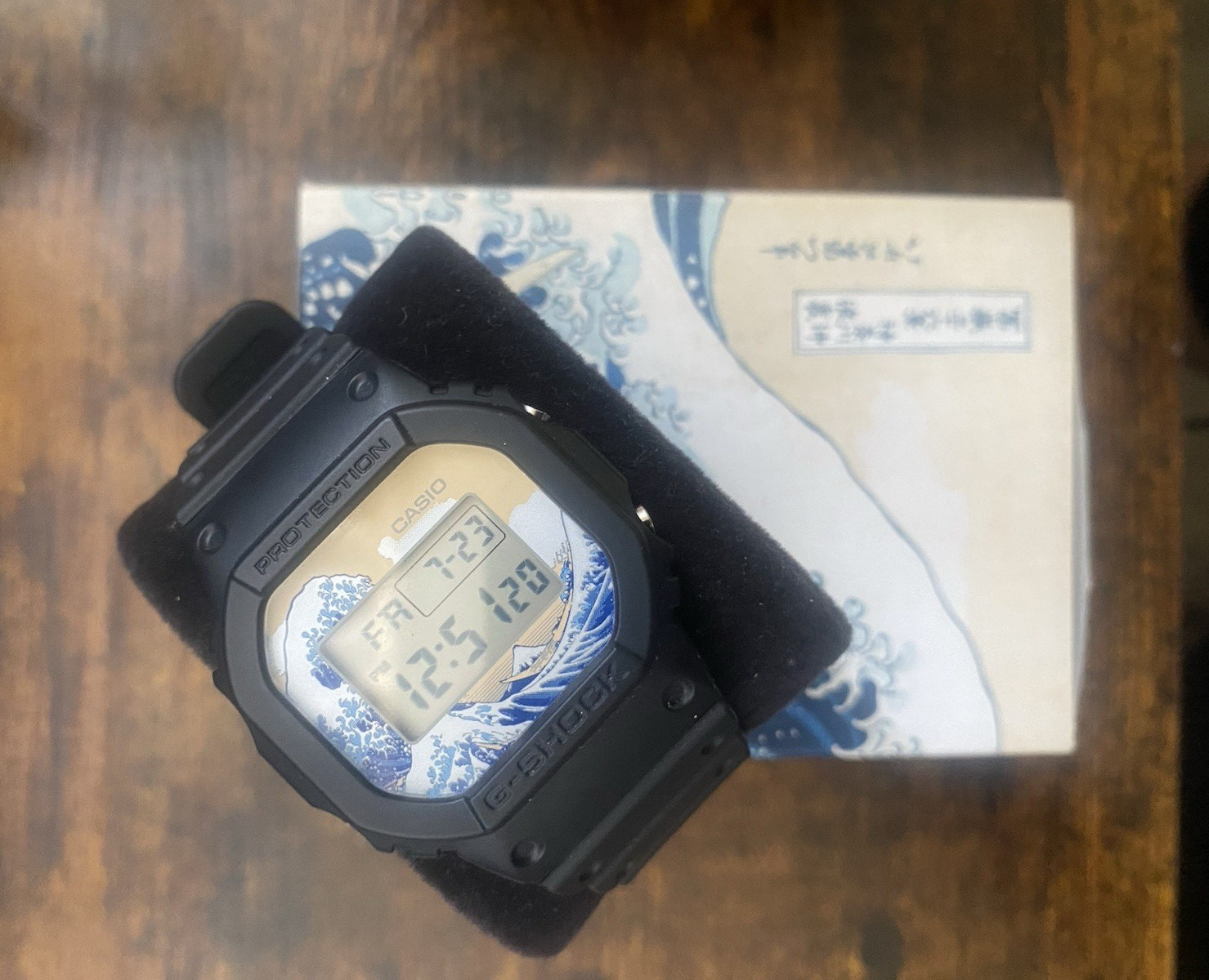 Casio G-SHOCK the great wave Hokusai