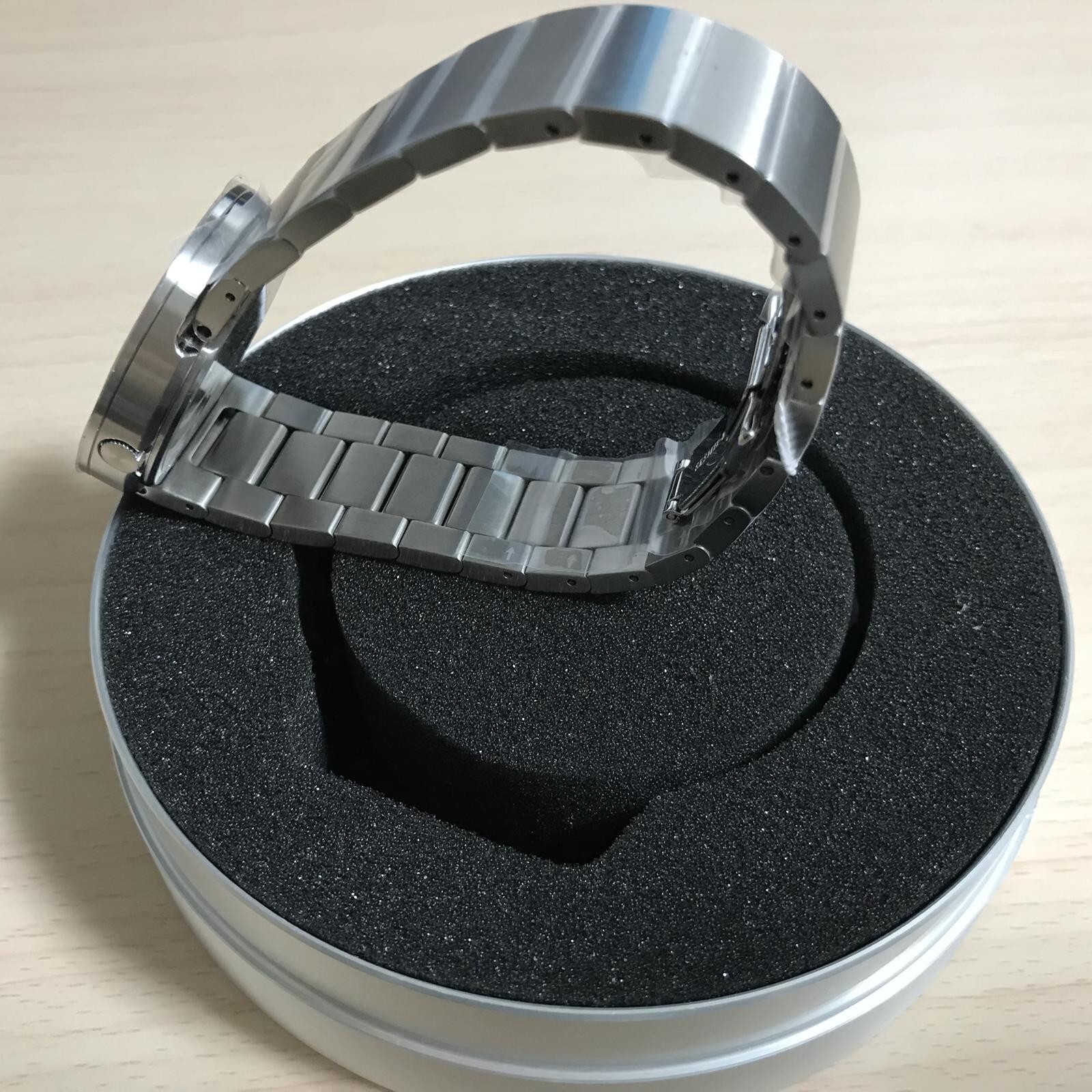 NY0N001 Issey Miyake To Tio Yoshioka Tokujin Designed IM-SILAN001 CITIZEN Watch