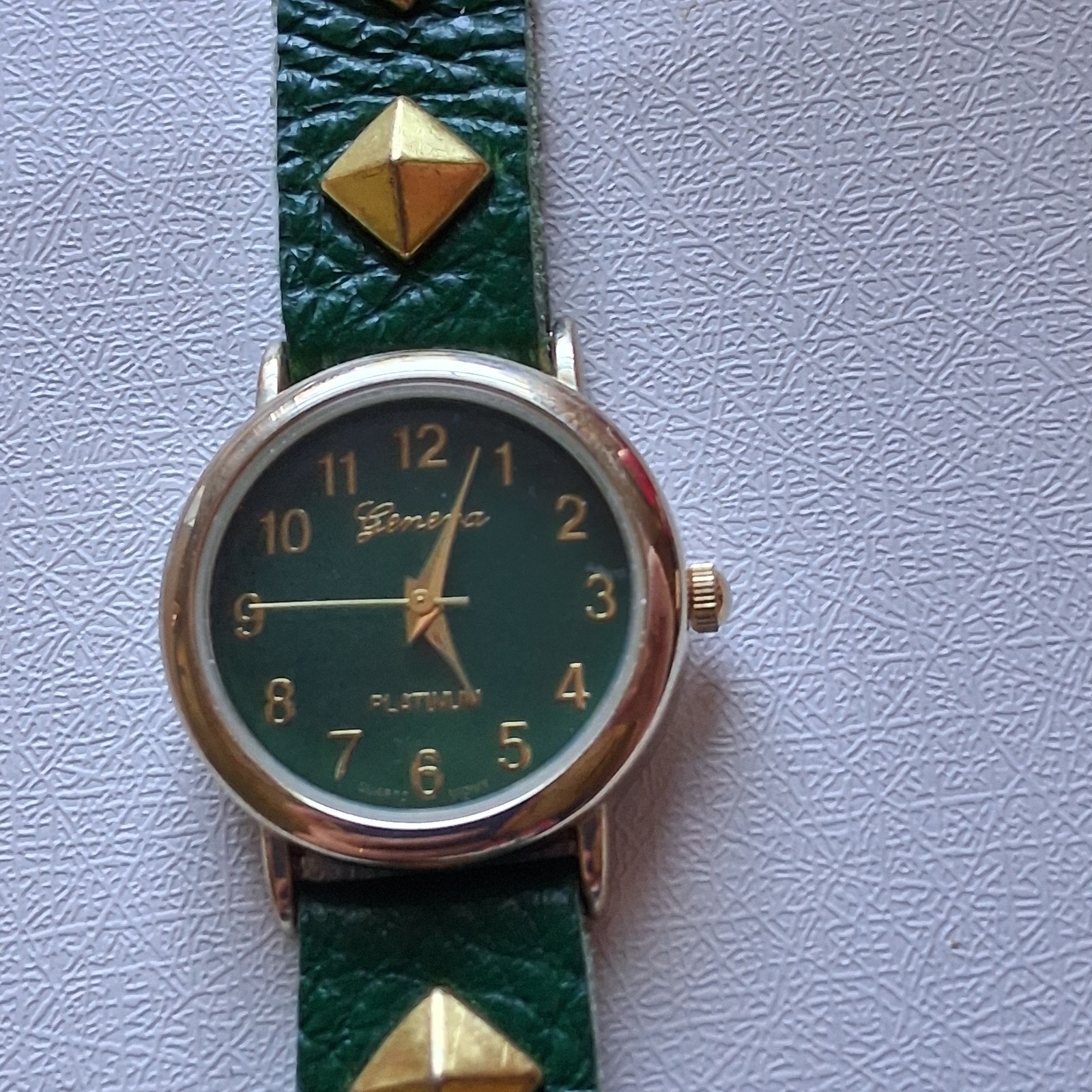 Geneva Platinum Quartz Watch Green Dial Gold Tone Stud Cuff Band 9765 Vtg READ