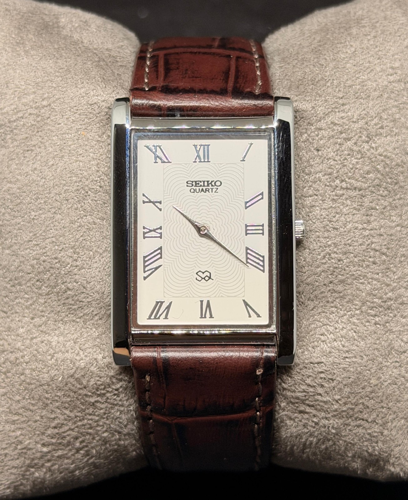 Rare Vintage Seiko Slim Quartz Men’s Wrist Watch