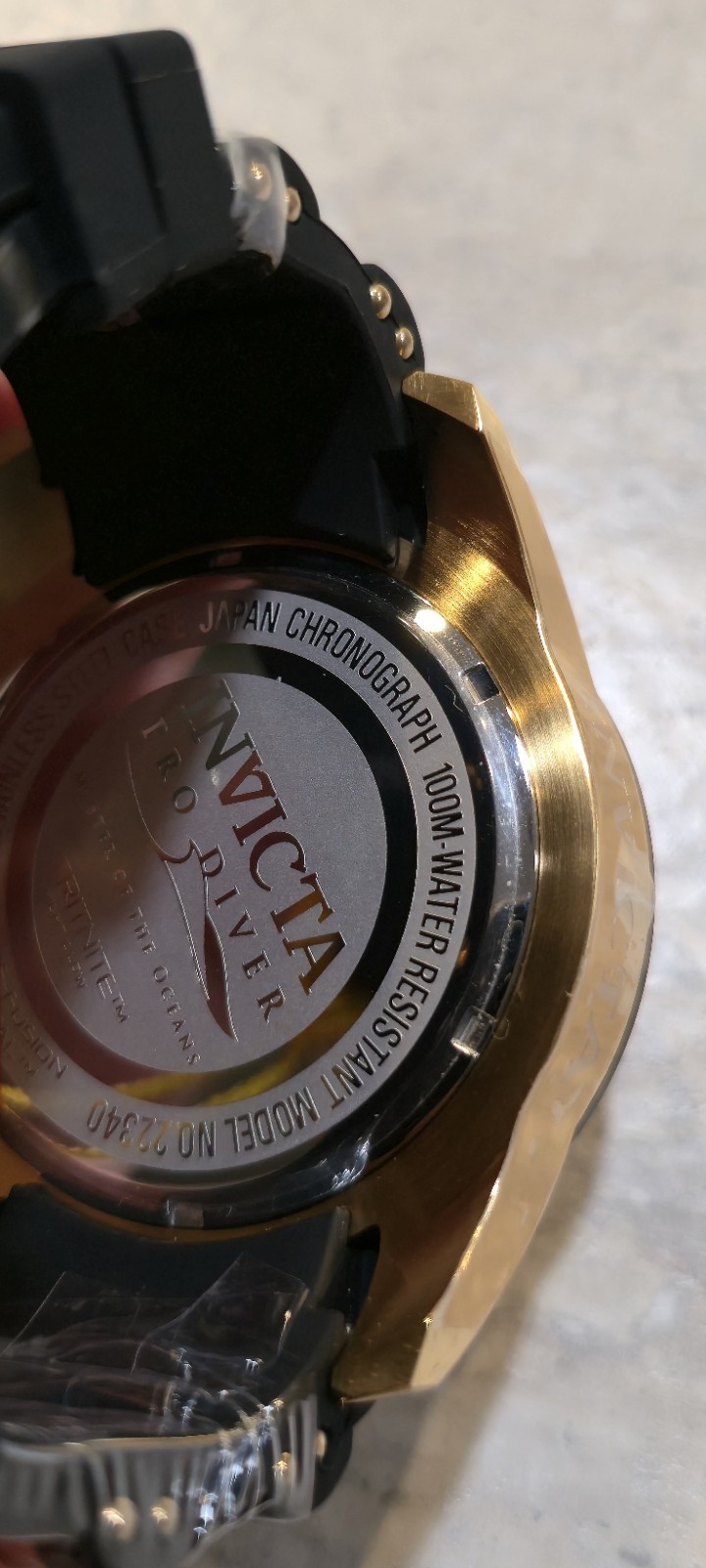 INVICTA Pro Diver SCUBA Gold Tone Case Black Dial Men’s Watch – UNTESTED