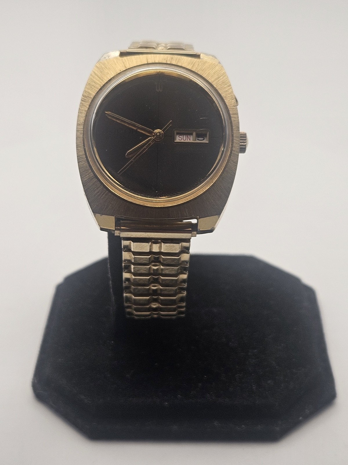 ​Vintage Ricoh 17J Automatic Watch – Eye-Catching Mirrored Gold Dial. Working