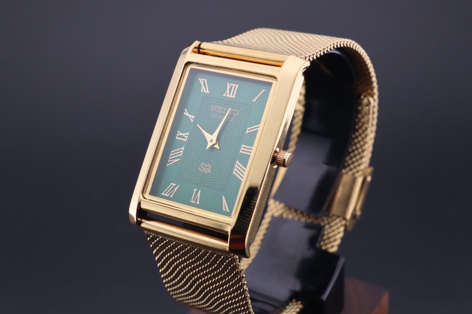 Vintage Seiko Slim GREEN GOLD Quartz Men’s Wrist Watch – ( FREE SHIPPING )