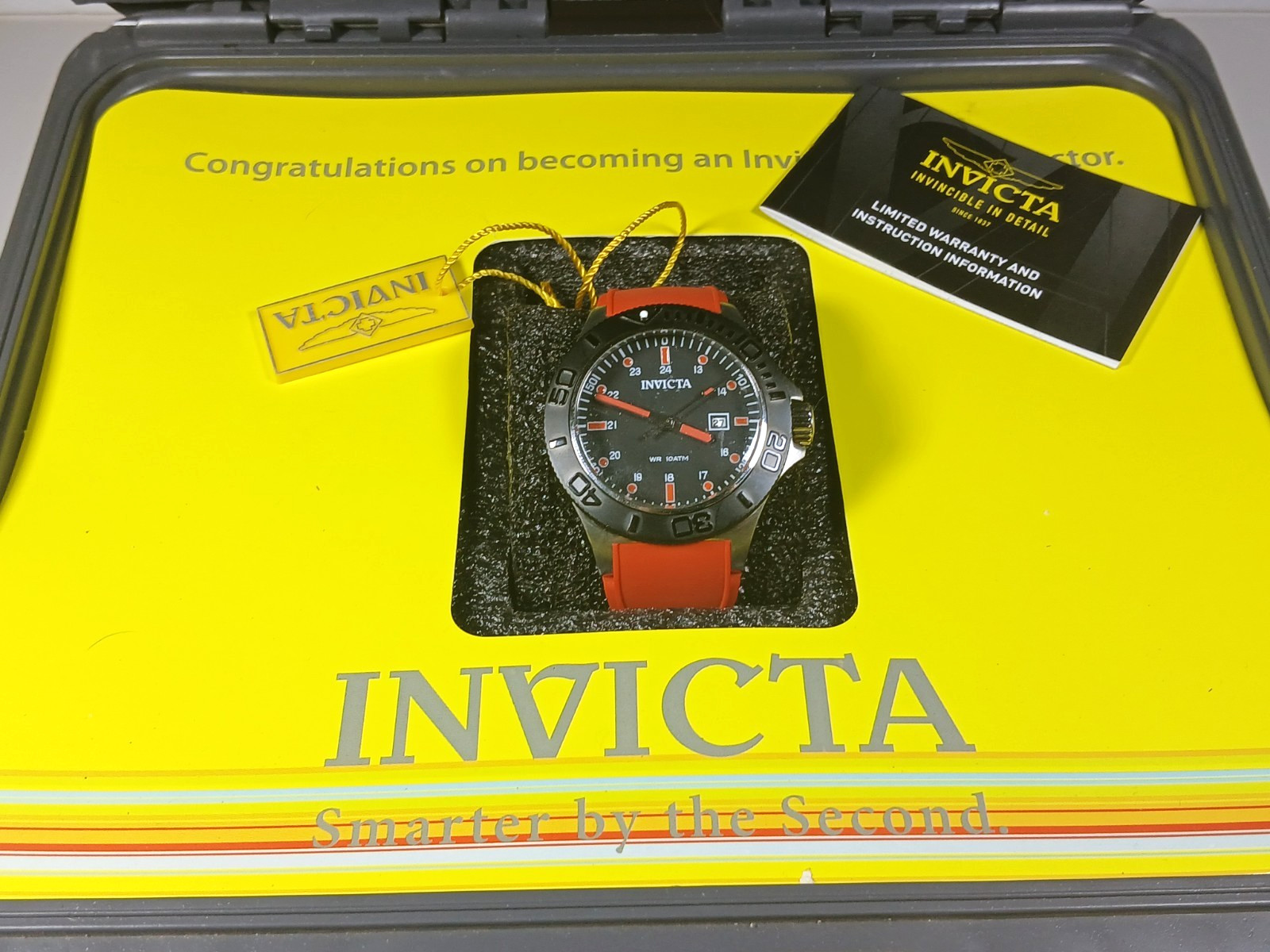 Invicta Pro Diver Men’s Red band Watch Model 29881~46.5 mm~10 ATM WR with Case