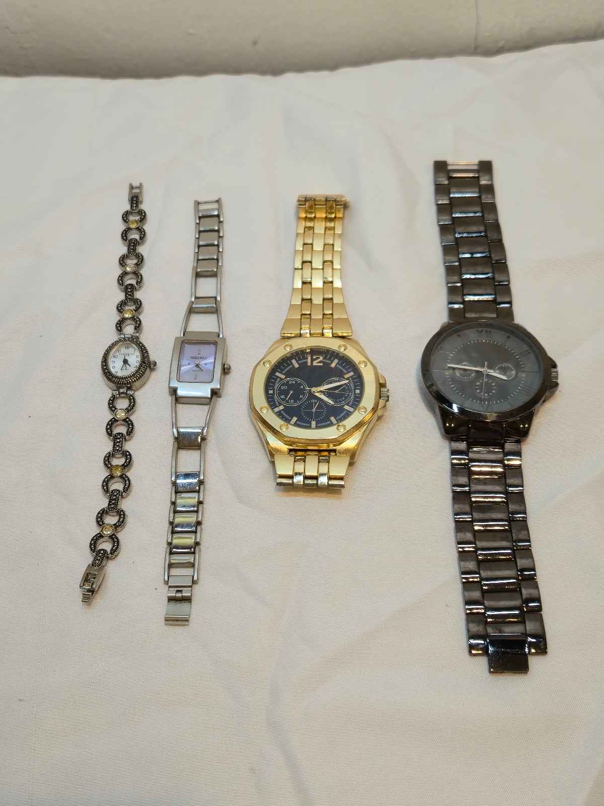 4 WATCHES: LA EXPRESS; SEIKO; ACCUTIME