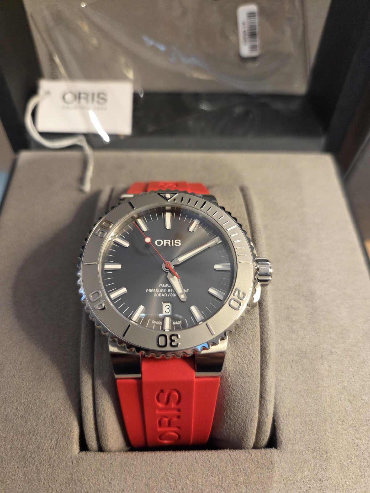 Oris Aquis Diver Automatic 43mm 300m Black Dial Red Rubber Strap Watch