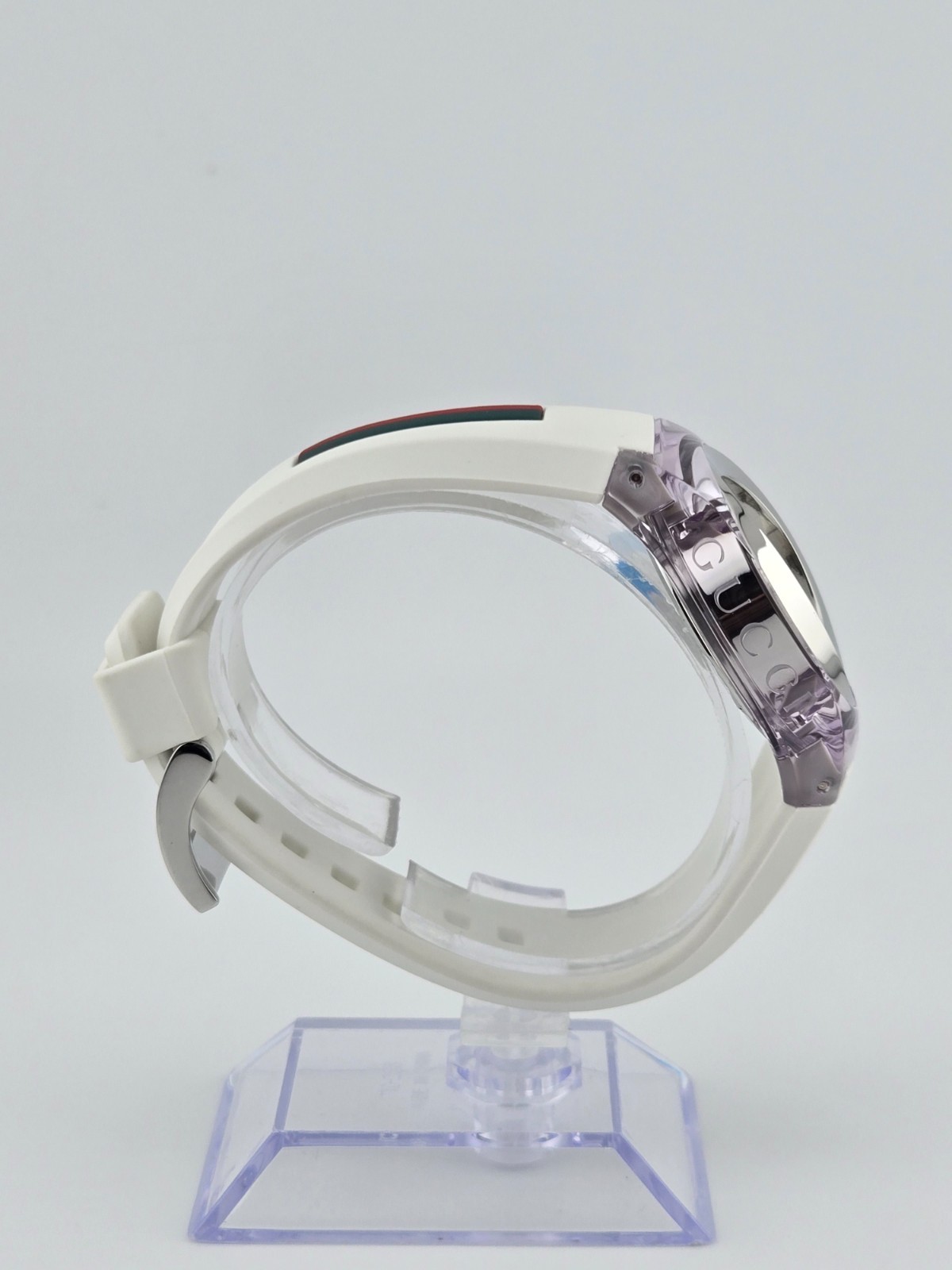 Gucci Sync L YA137302 White Rubber Strap Silver Dial Women’s Watch ⌚