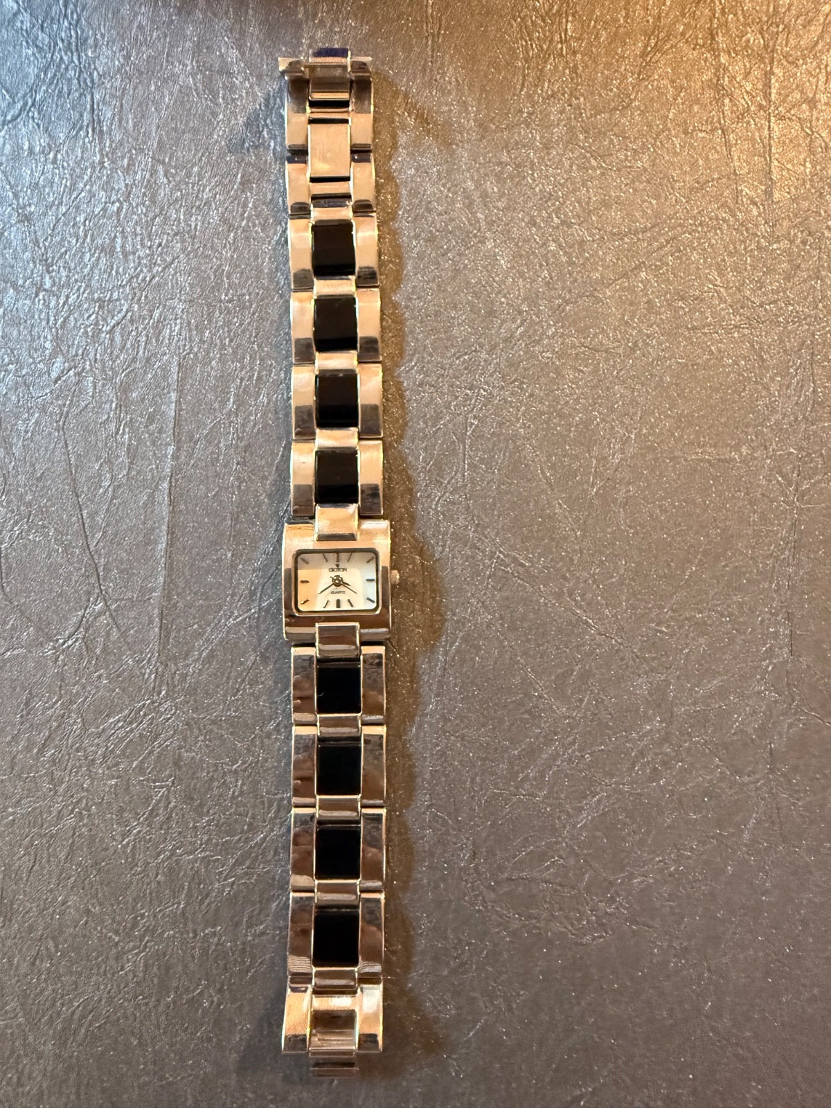 Croton Women’s Quartz Watch Silver Tone Black Inlay Bracelet Japan Movement