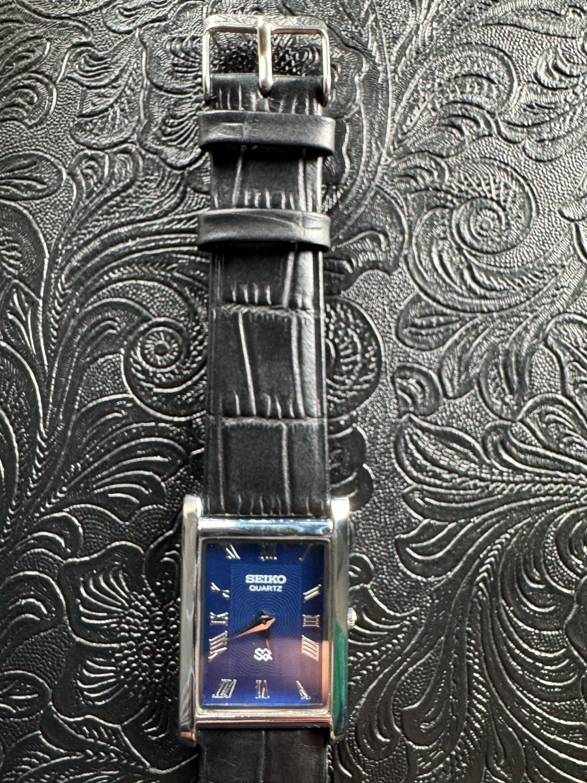 RARE BLUE SILVER Vintage Seiko Slim Quartz Men’s Wrist Watch