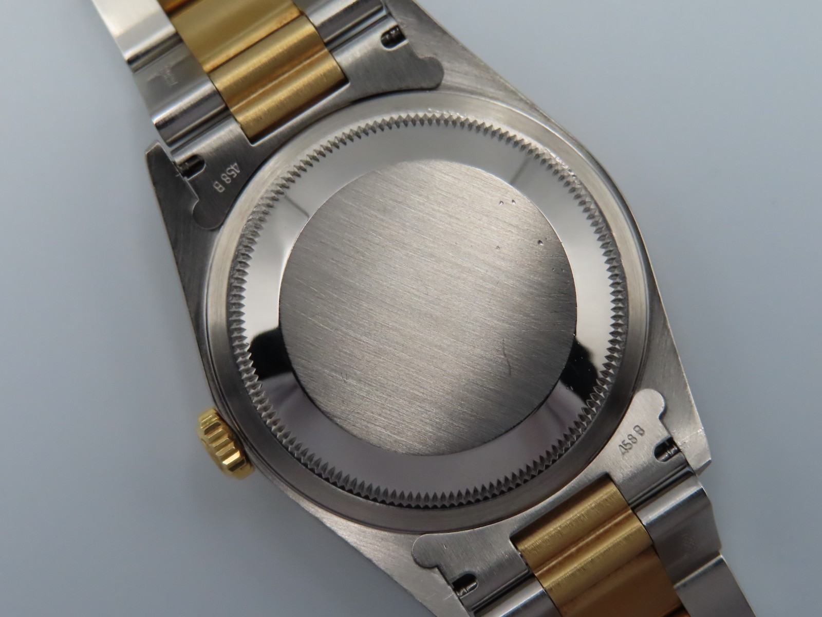 1996 Rolex Datejust 16233 Men’s 36mm 18k Yellow Gold Stainless Steel Wristwatch